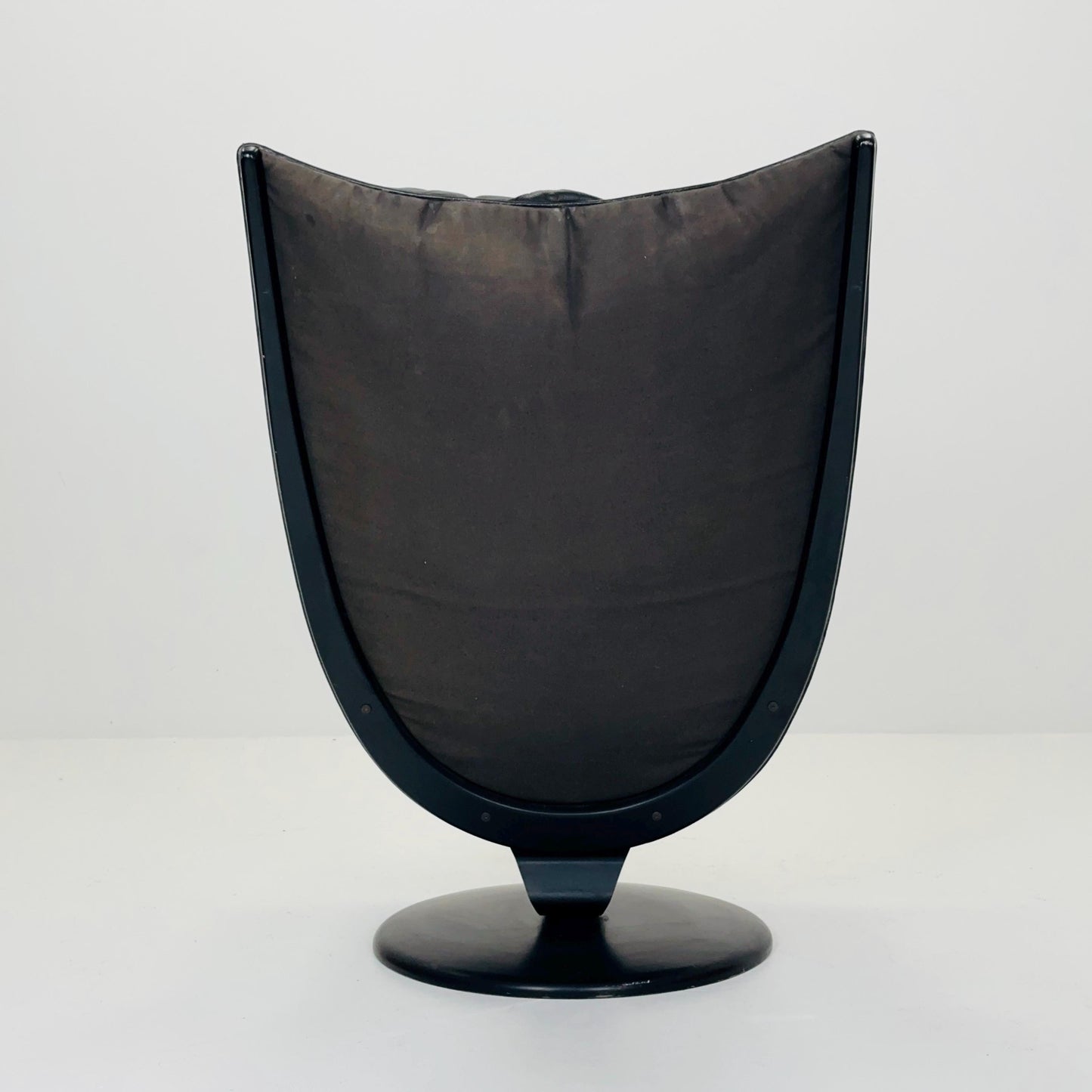 mid century modern black leather lounge chair by Ingmar Relling for Westnofa, 1980s Norway