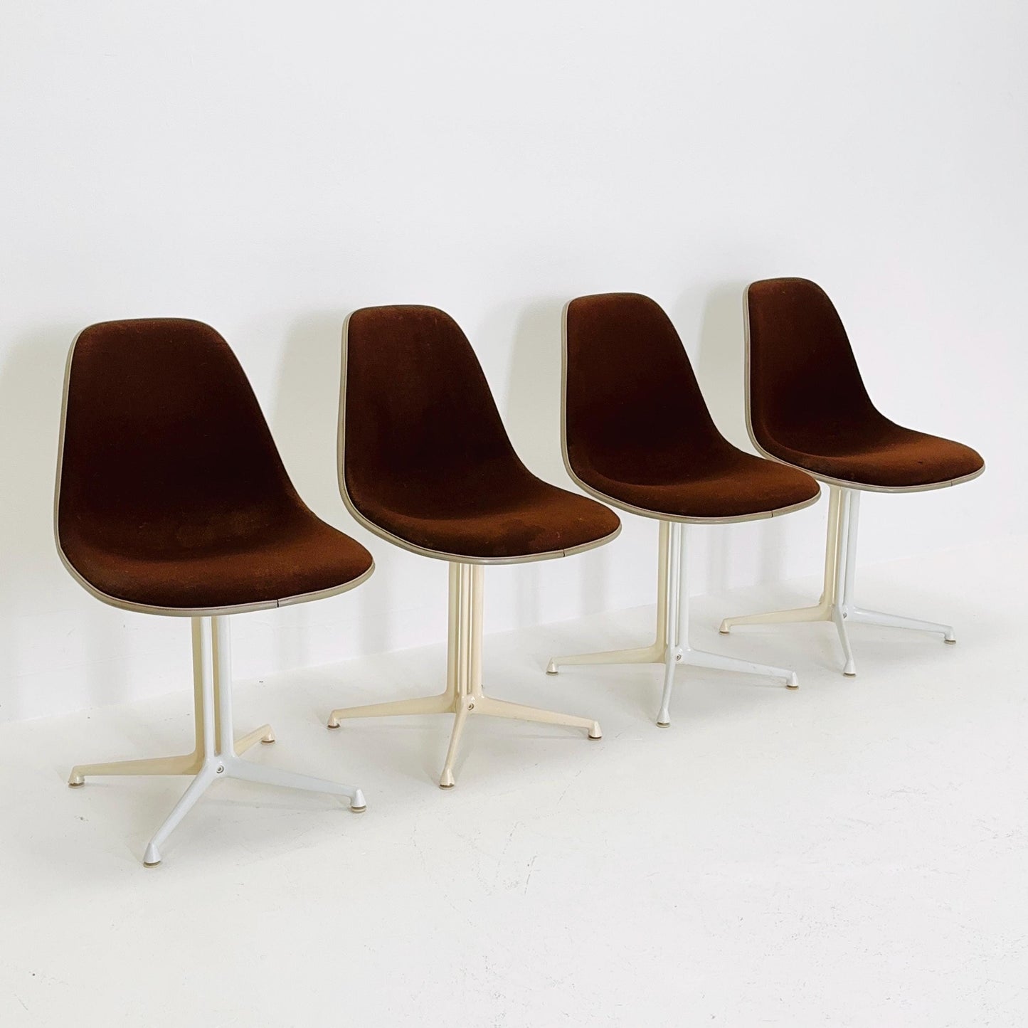 Set of 4 Mid Century ‘La Fonda’ Chairs by Charles & Ray Eames for Herman Miller, 1960s USA