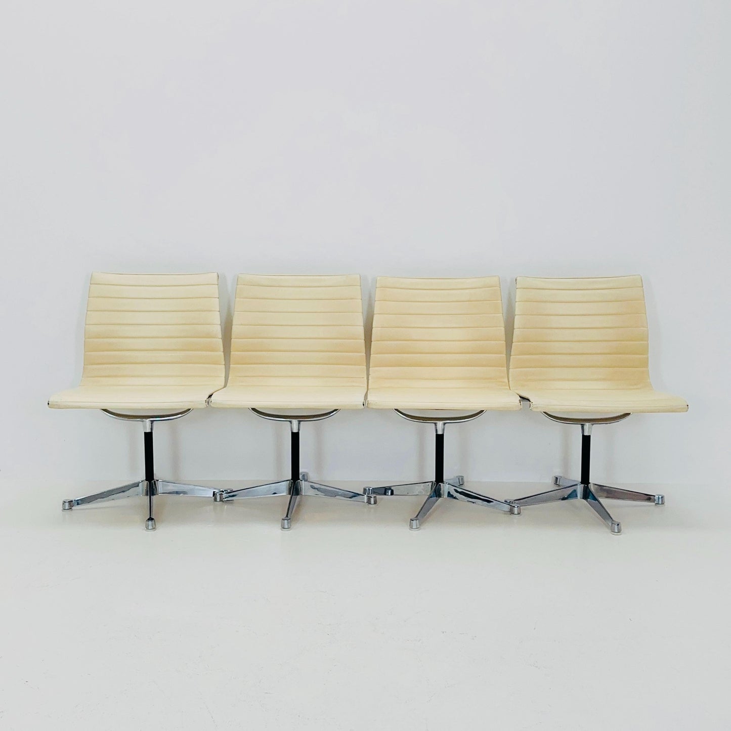 Set of 6 Mid Century EA105-EA108 chairs by Charles & Ray Eames for Herman Miller, 1970s USA
