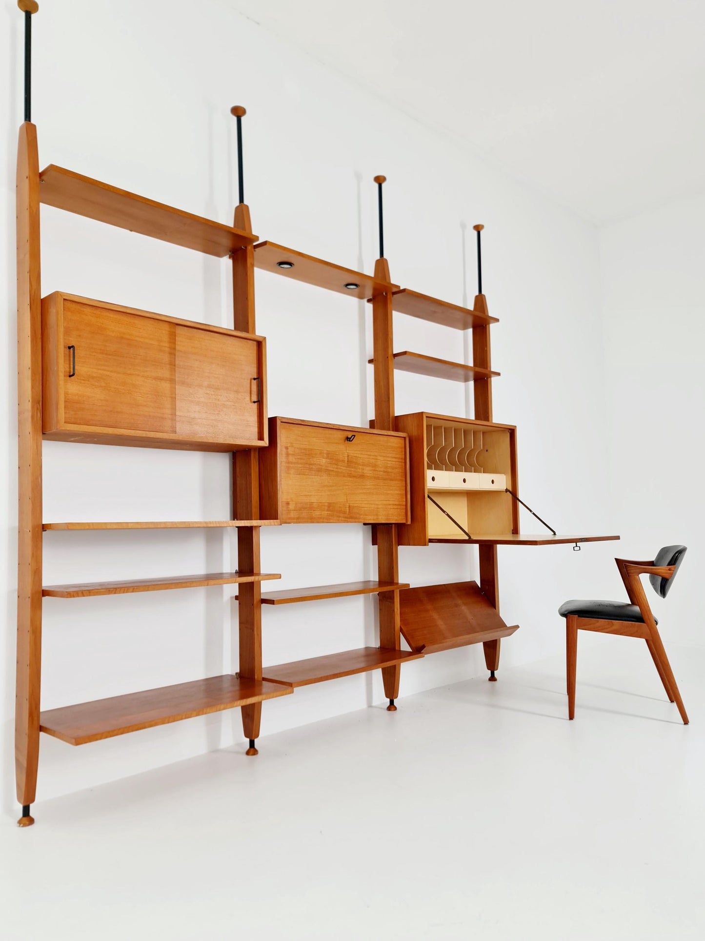 Rare Danish freestanding vintage Walnut bookshelf system /room Divider 1960s