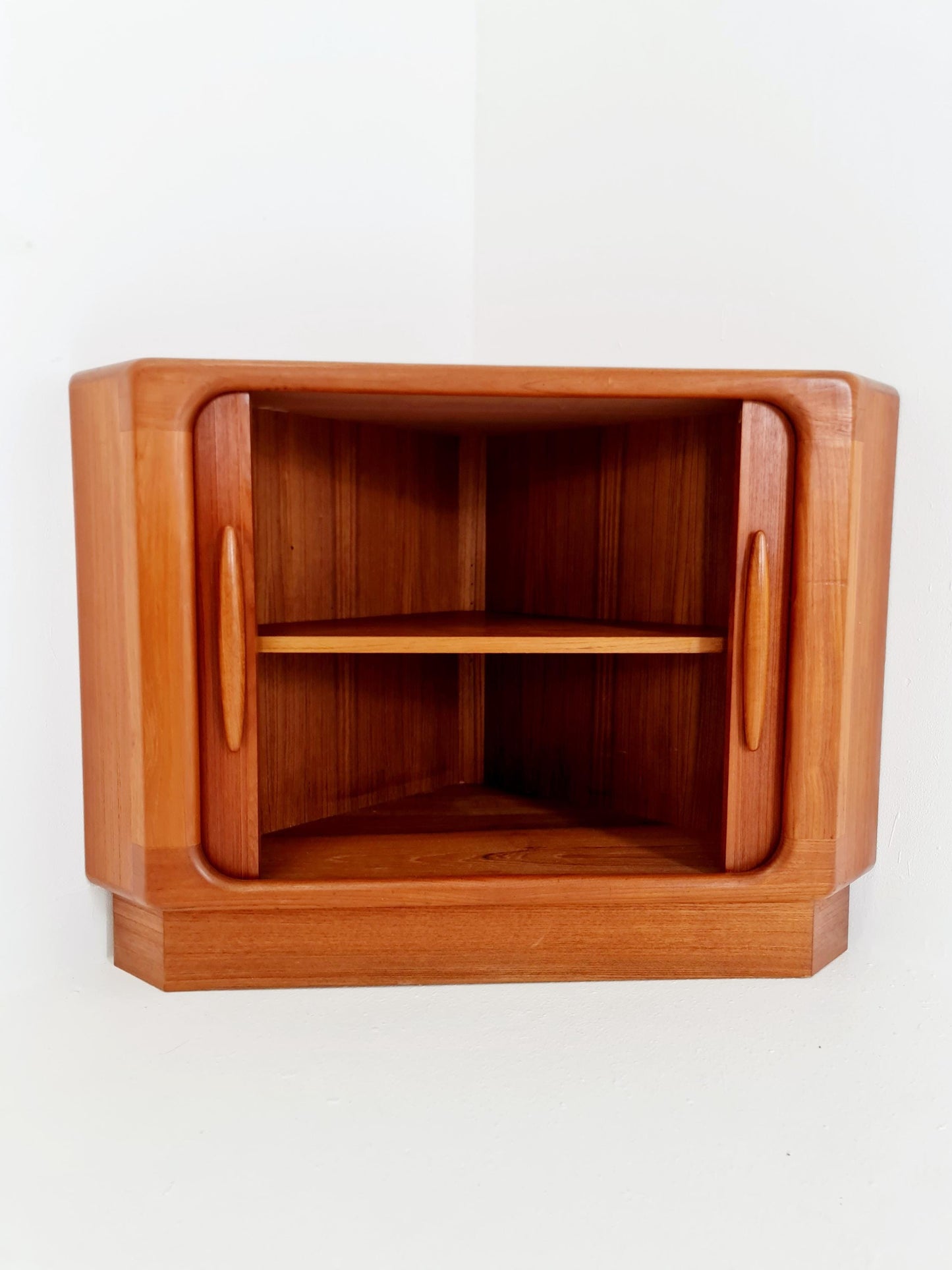 Mid Century Modern danish corner cabinet teak By Dyrlund , 1960s