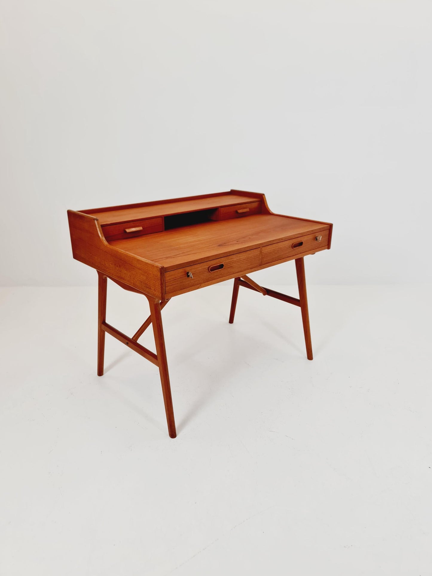 Danish teak Freesanding desk, model 65 Desk by Arne Wahl Ivrsen, 1960s