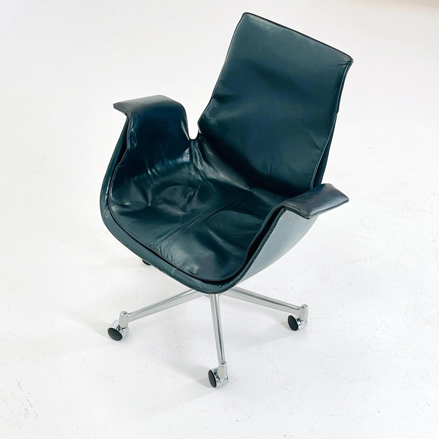 Mid centruy Tulip dark green Desk Chair Modell 6727 by Preben Fabricius & Jørgen Kastholm – for Walter Knoll, 1960s by Kill
