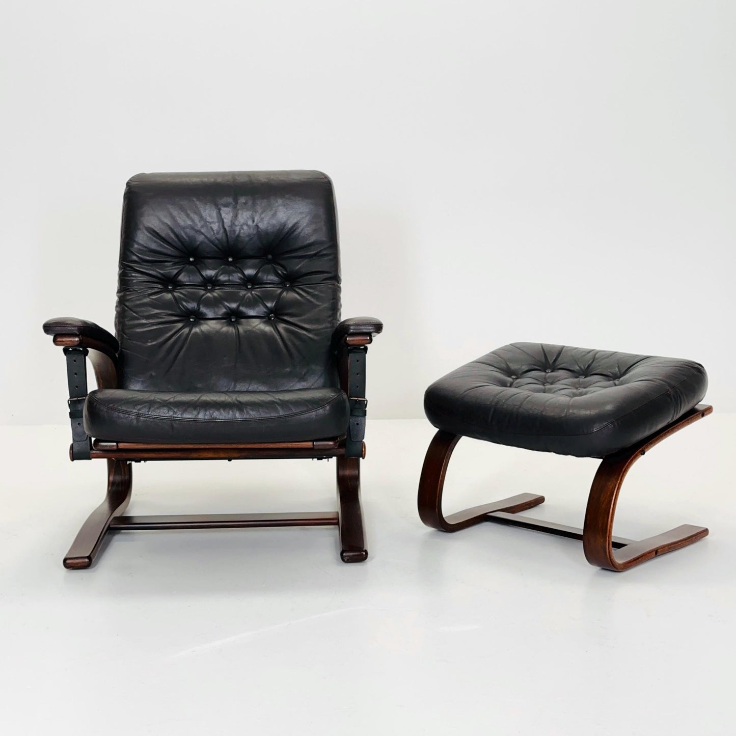 Mid-Century “Panter” Brown Leather Lounge Chair with Ottoman by Arnt Lande for Westnofa, Norway, 1970s