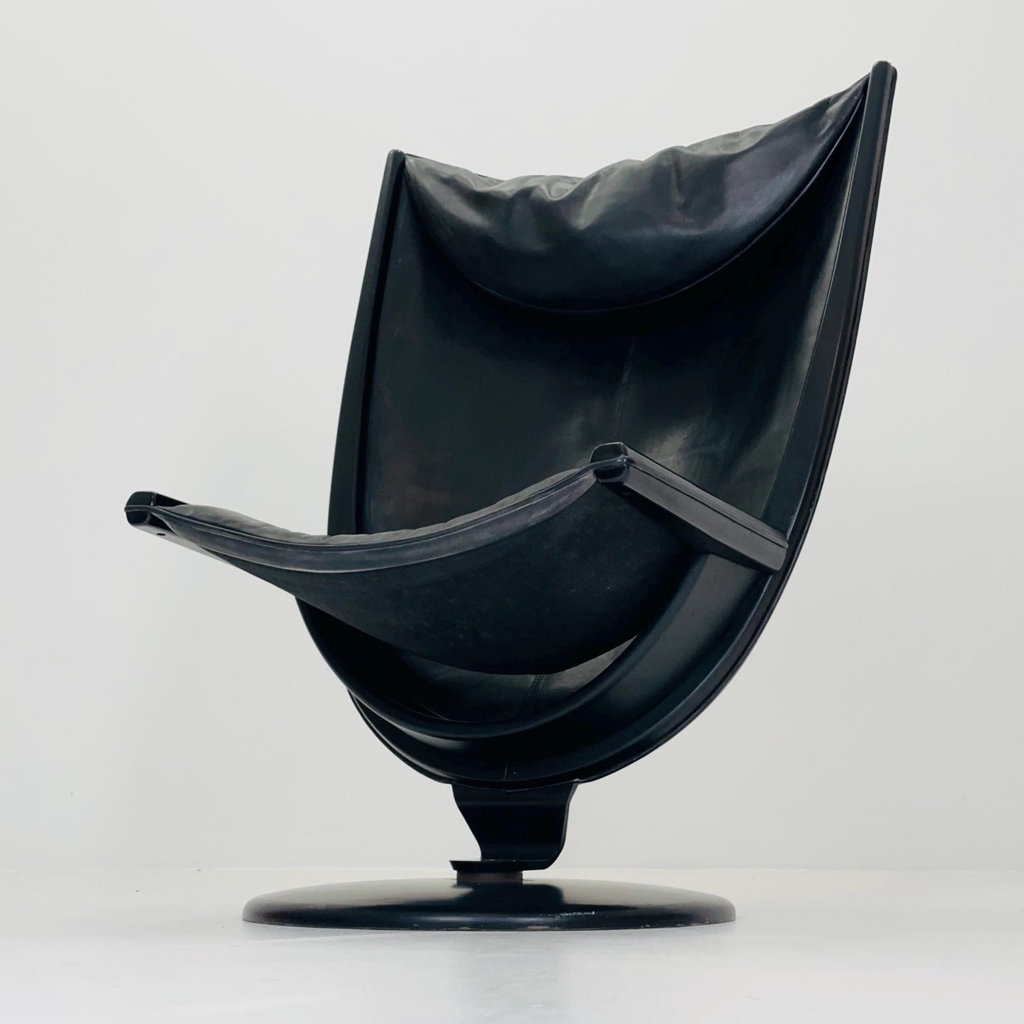 mid century modern black leather lounge chair by Ingmar Relling for Westnofa, 1980s Norway
