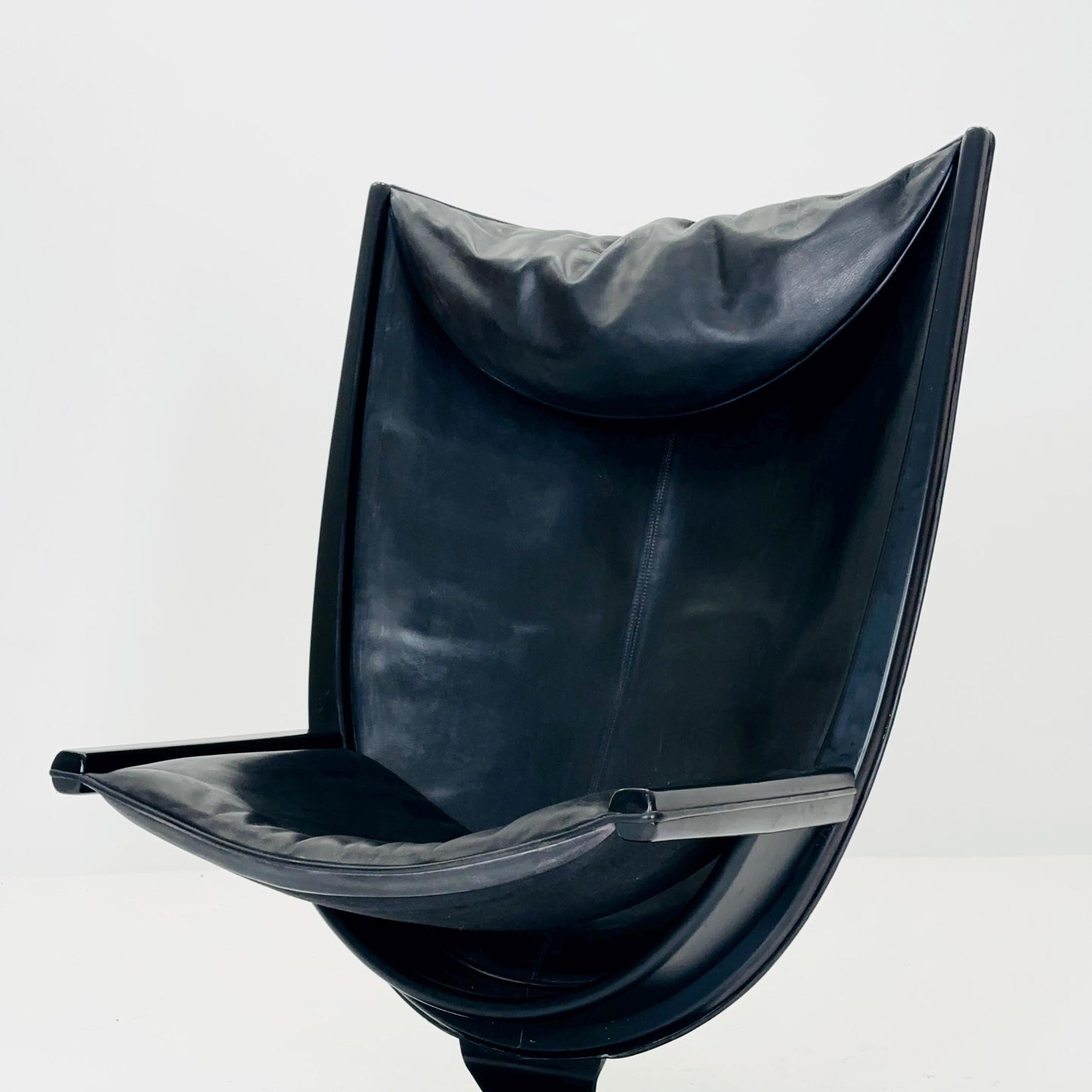 mid century modern black leather lounge chair by Ingmar Relling for Westnofa, 1980s Norway