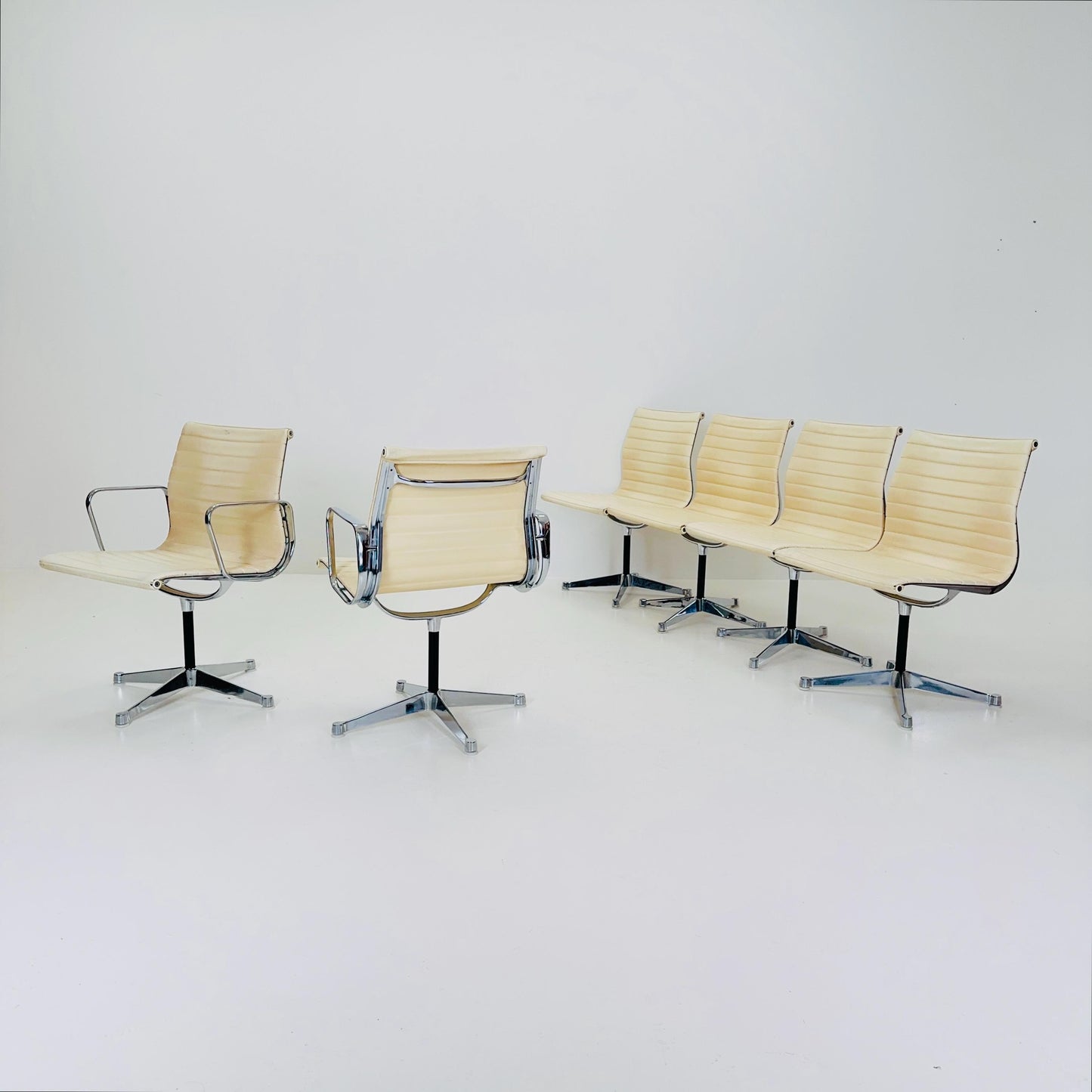 Set of 6 Mid Century EA105-EA108 chairs by Charles & Ray Eames for Herman Miller, 1970s USA