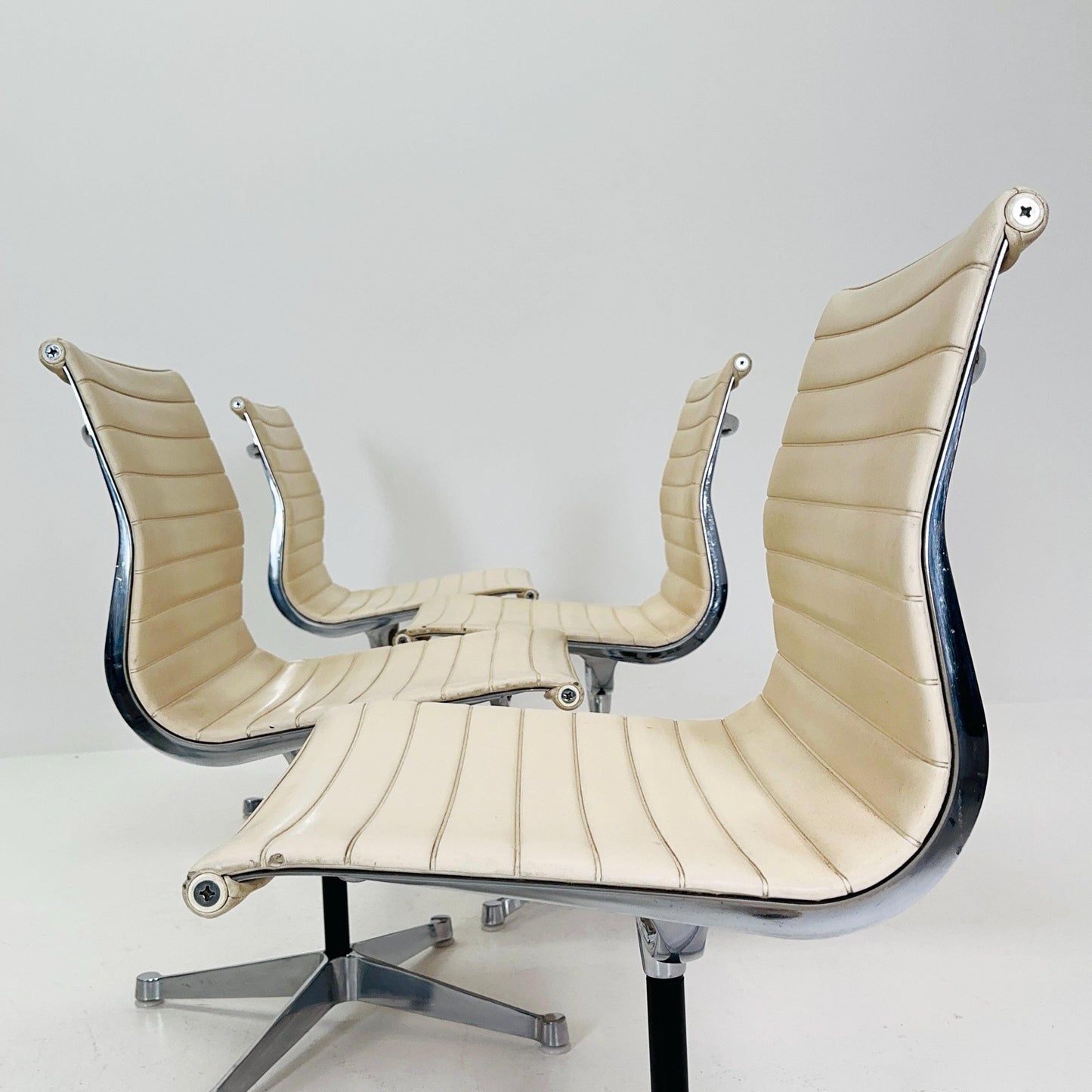 Set of 6 Mid Century EA105-EA108 chairs by Charles & Ray Eames for Herman Miller, 1970s USA