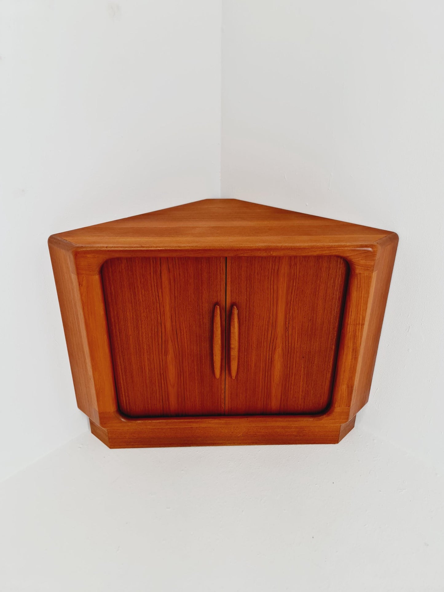 Mid Century Modern danish corner cabinet teak By Dyrlund , 1960s