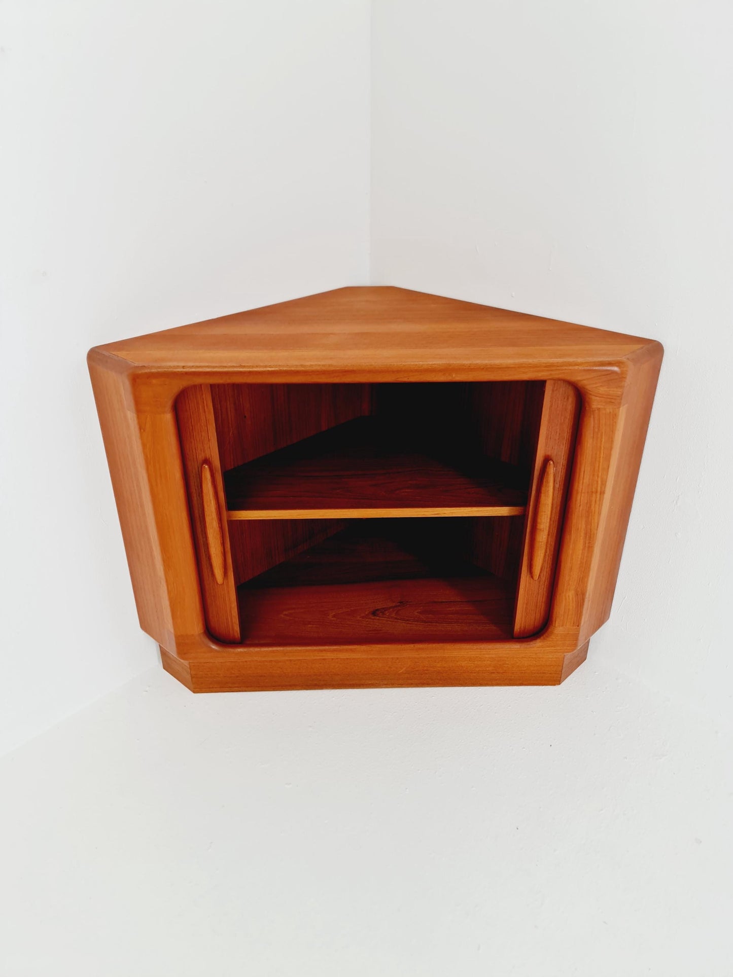 Mid Century Modern danish corner cabinet teak By Dyrlund , 1960s