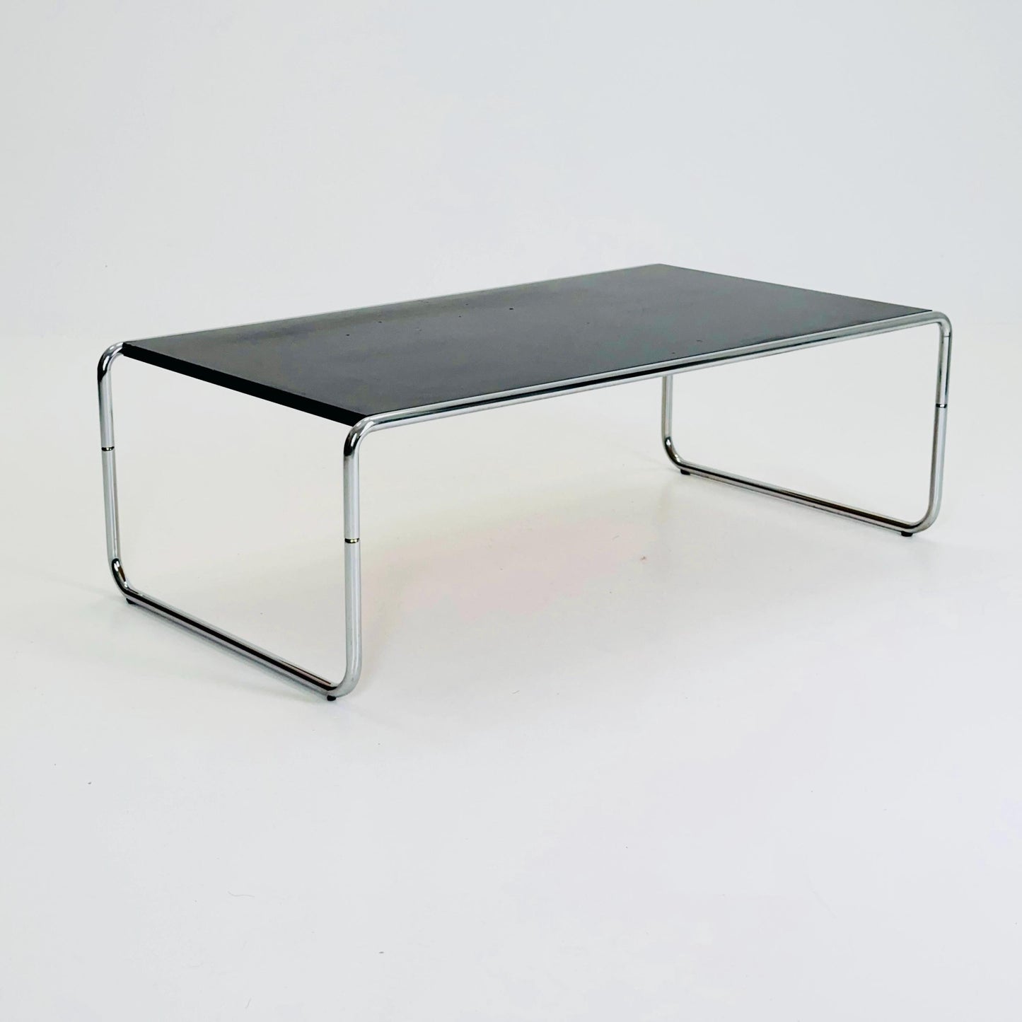 Mid century Bauhaus design coffee tables by Marcel Breuer 'Laccio' Italy 1980s