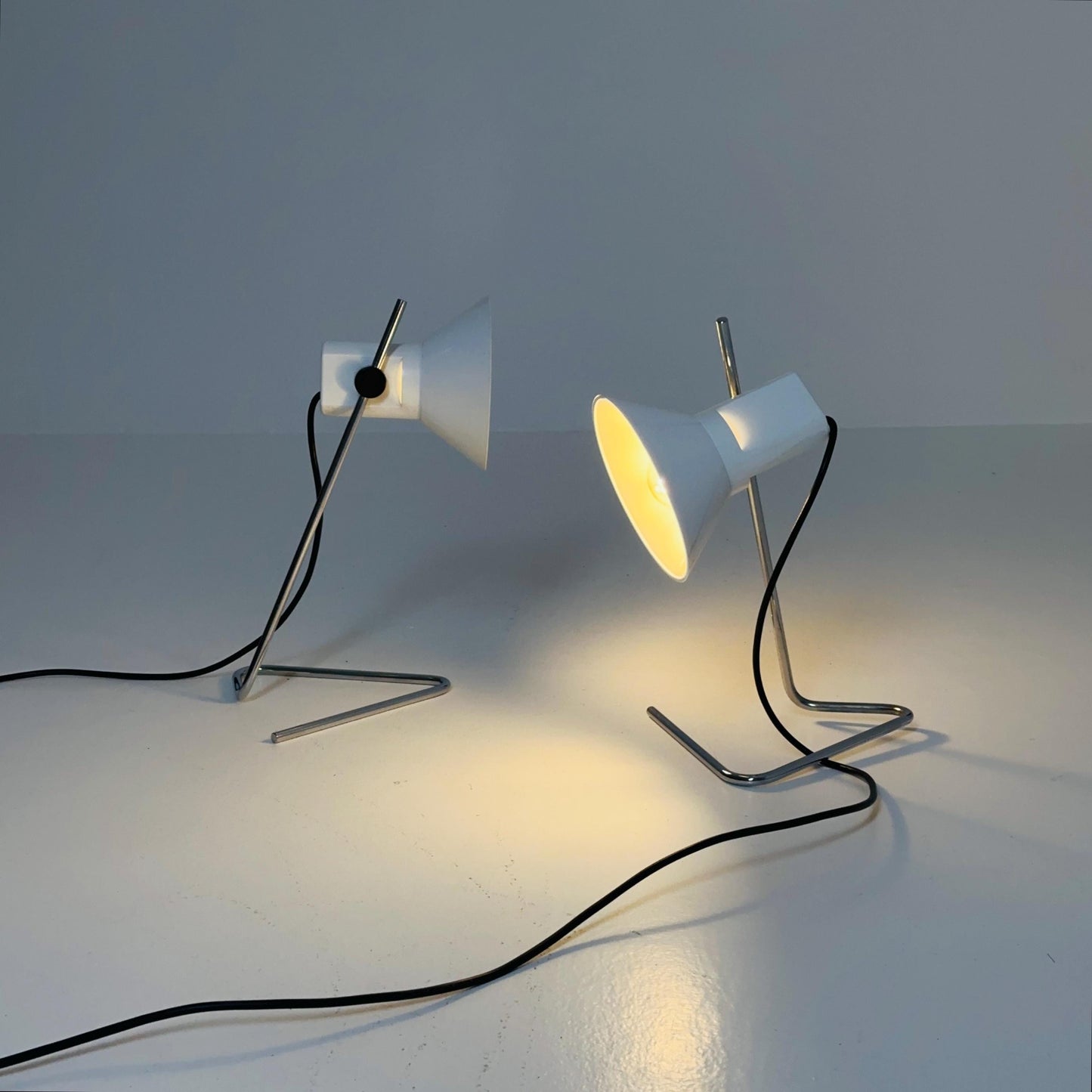 1 of 2 Mid-Century Modern Table Lamps by Harvey Guzzini for iGuzzini, Italy, 1970s