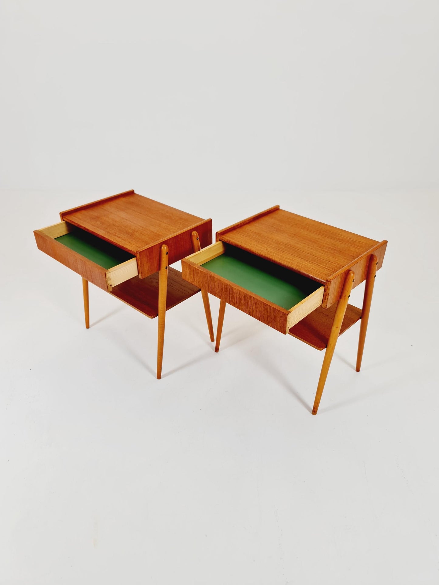 Pair of Swedish Midcentury Teak Vintage Side table/ Bedside table/ Night stand by Carlström & Co, 1960s