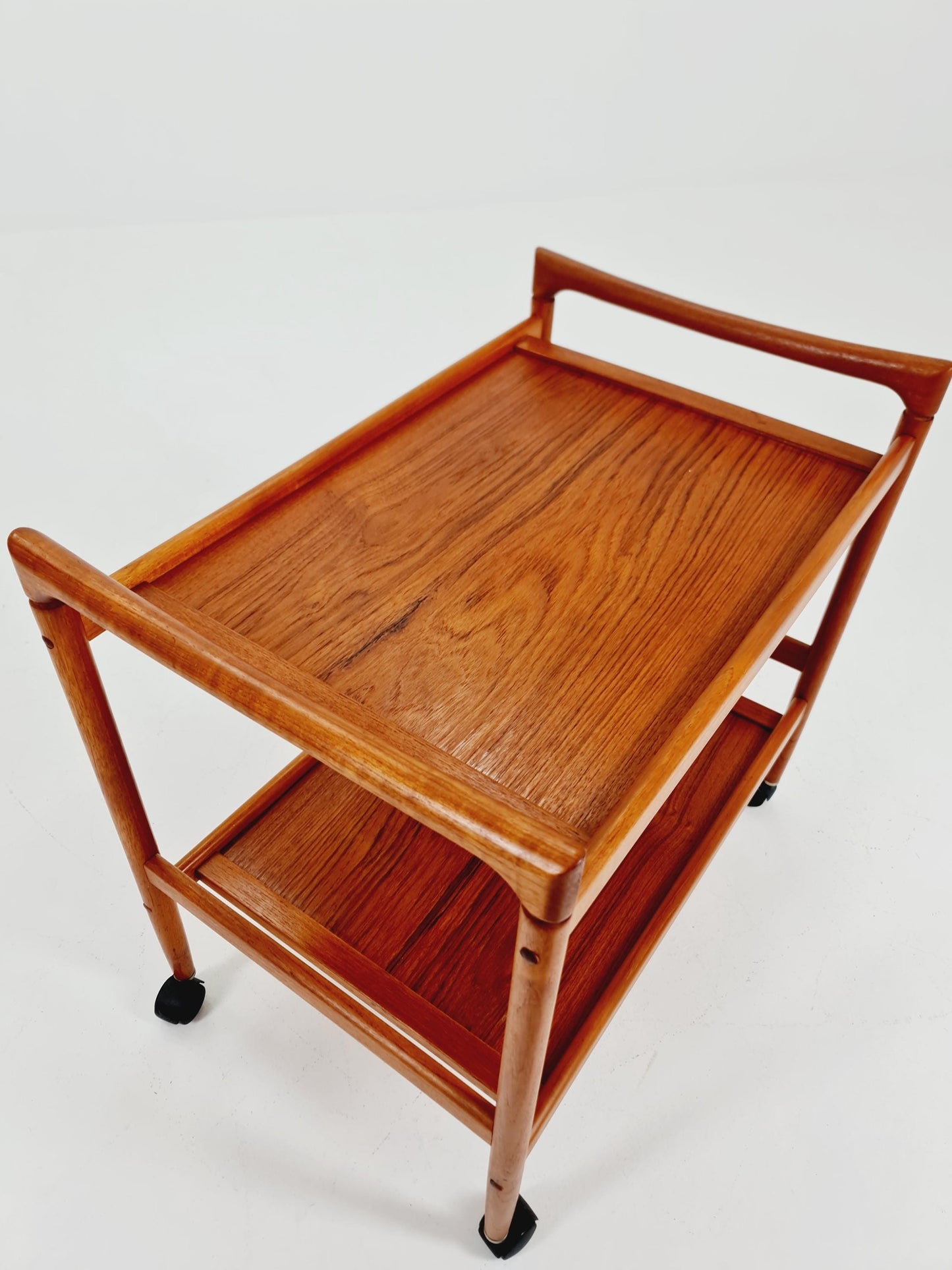 Vintage Danish mid century trolley bar cart in solid teak By Dyrlund, 1960s