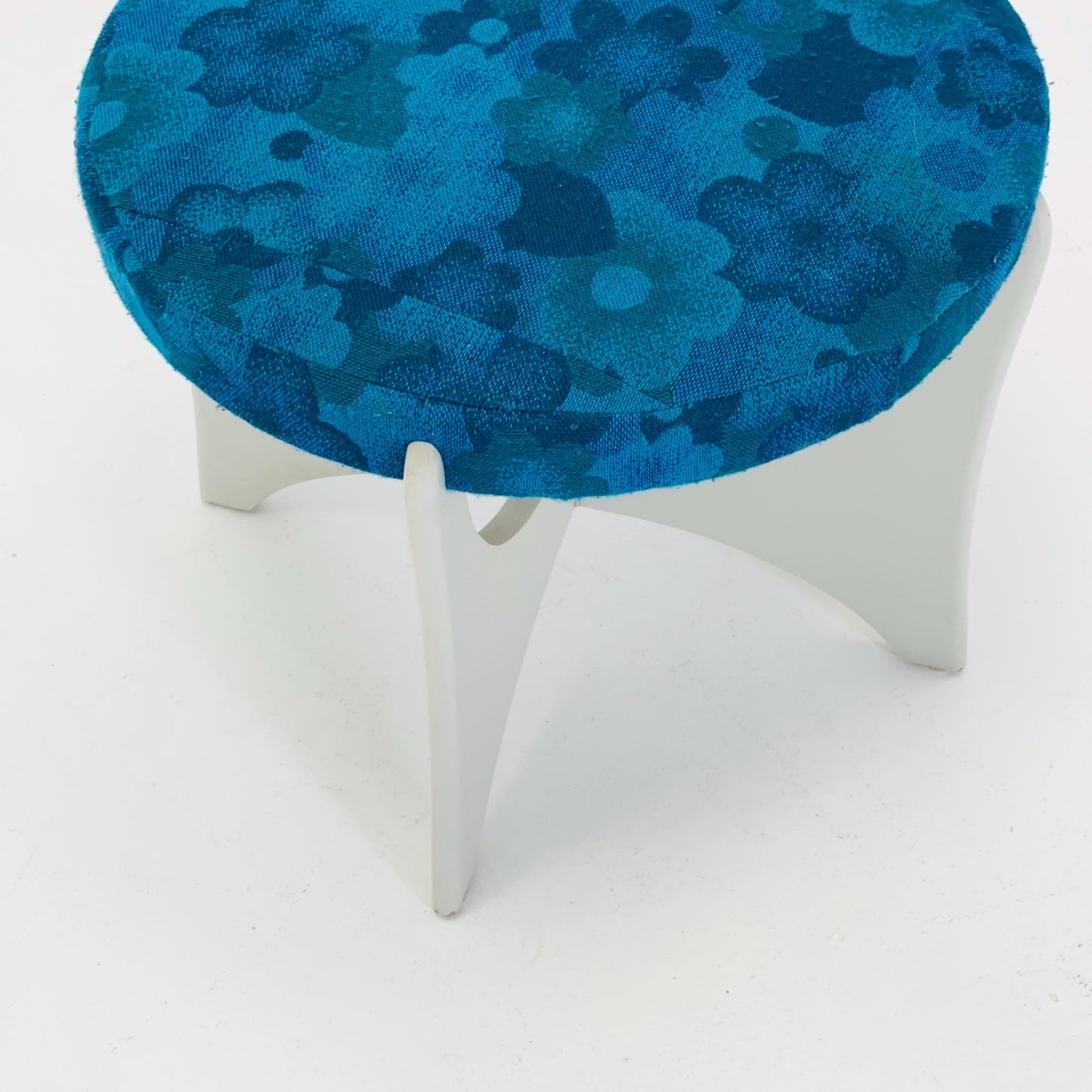 Mid-Century G Plan Vanity Stool – Blue Floral Upholstery – Germany, 1970s