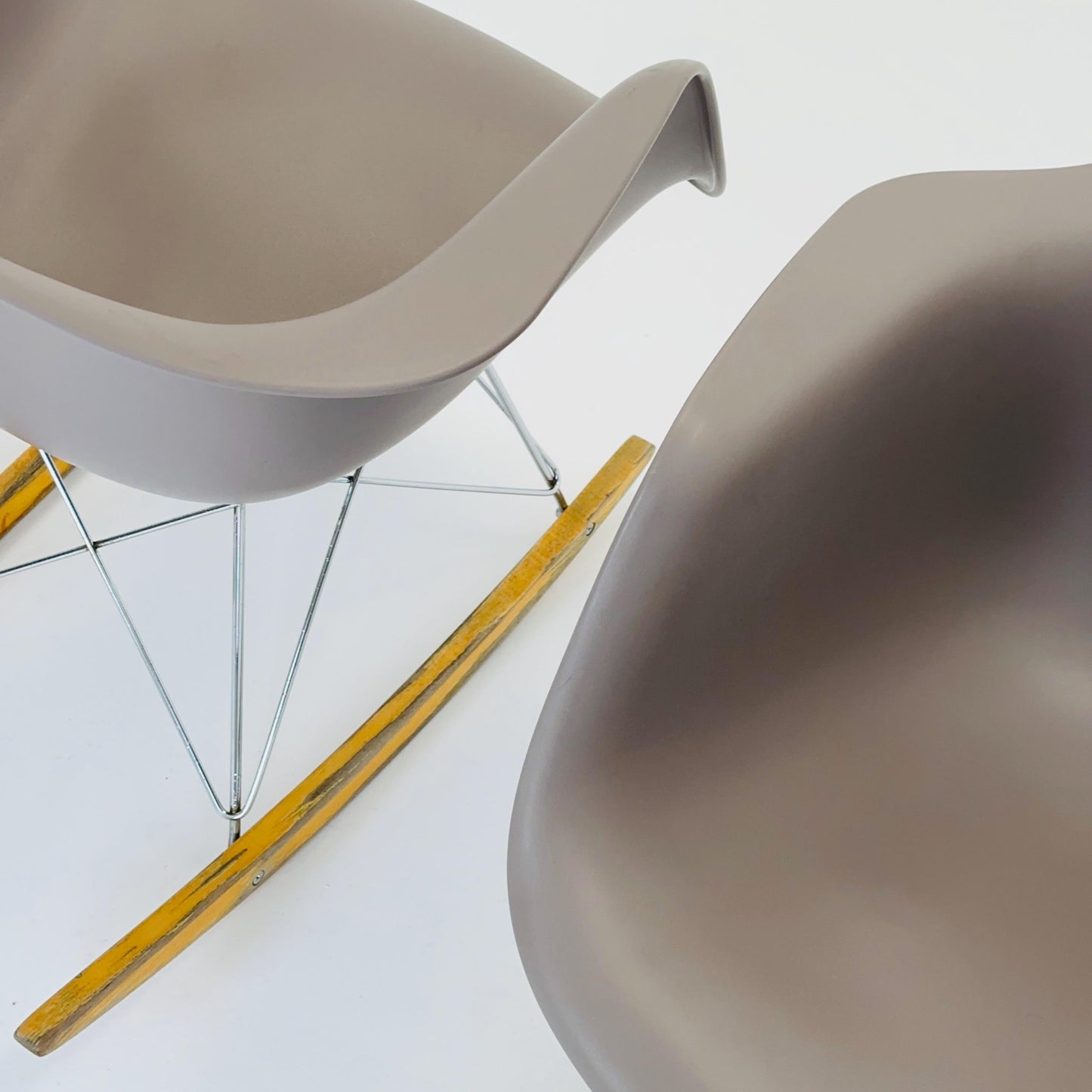 1 of 2 Mcm Designer Eames RAR Rocking Chair by Charles & Ray Eames – Vitra Germany, 2000s