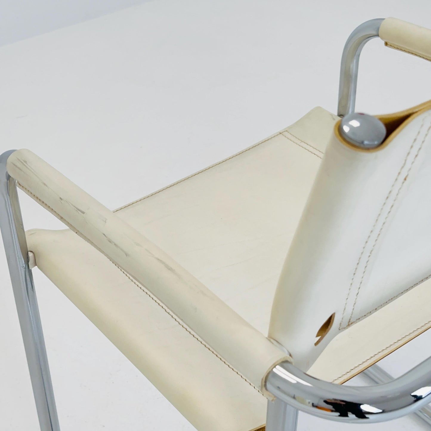 Mid century B34 Matteo Grassi Mg5 white leather cantilever chair by Mart Stam italy 1980s