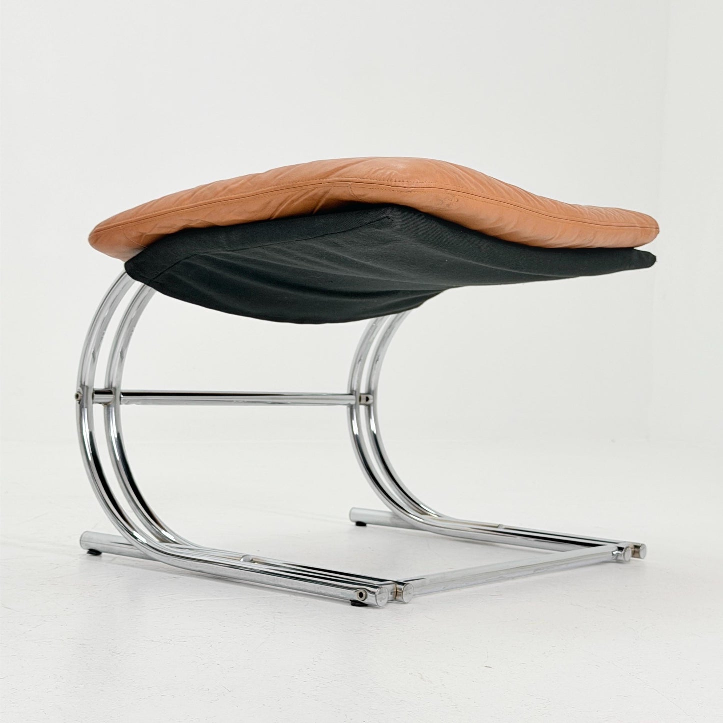 Mid Century Bauhaus Armchair & Ottoman – cognac Leather Tubular Frame, Italy 1980s