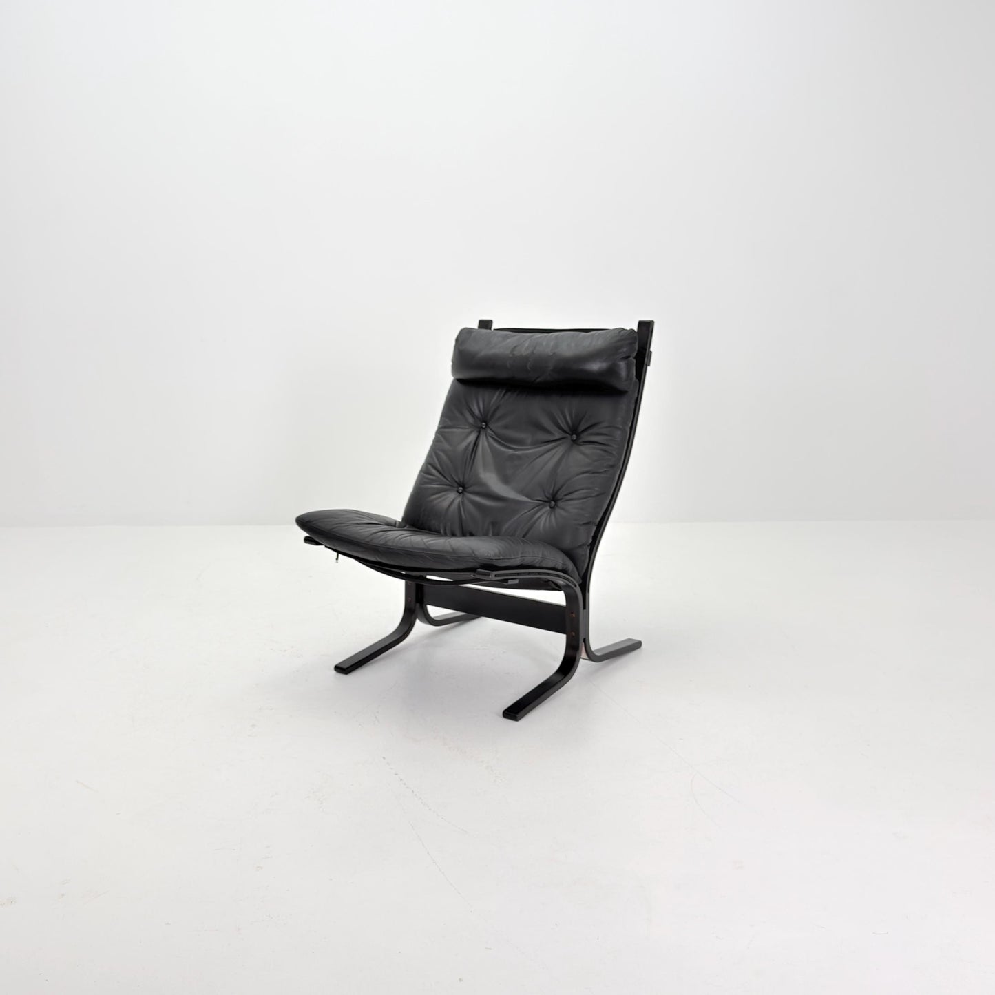 Mid century armchair “Siesta” high back black edition by Ingmar Relling, Westnofa Furniture, Norway. 1960s