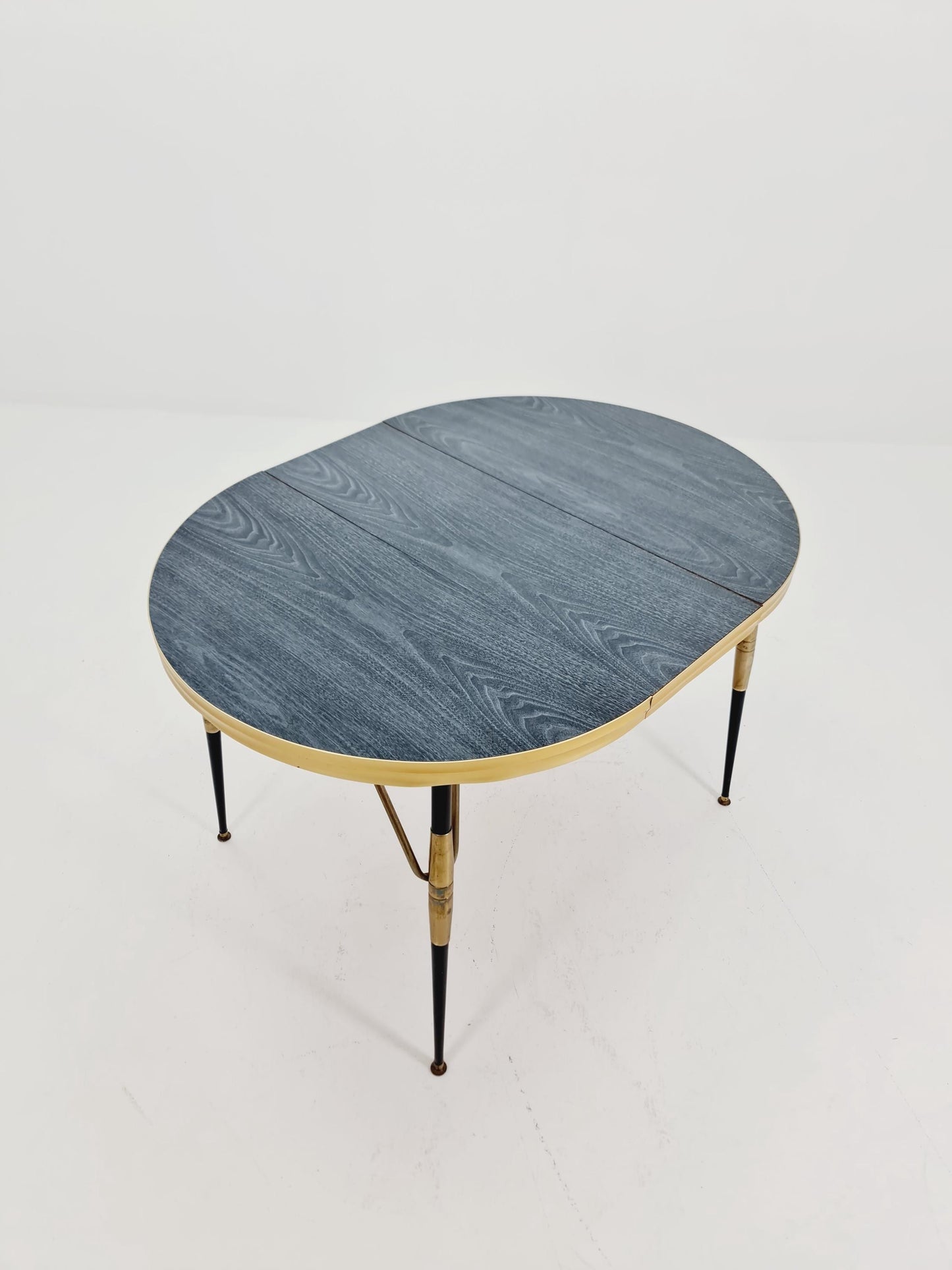 Dining vintage table extendable from the 50s