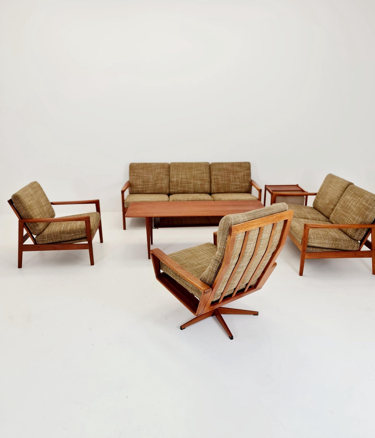 Mid century easy lounge couch by Arne Wahl Iversen for komfort teak , 1960s