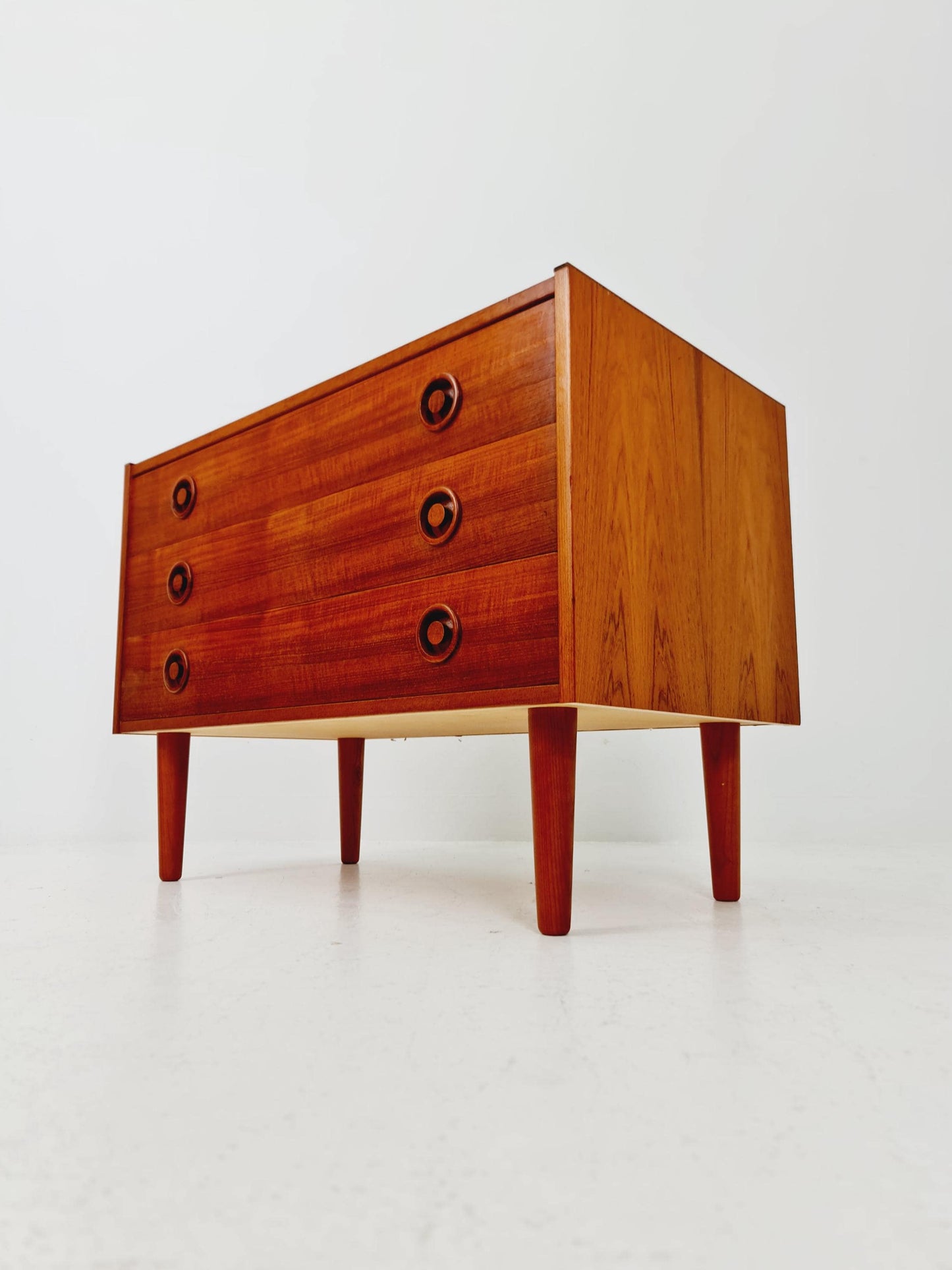 Midcentury danish design chest of drawers / drawer dresser /3 drawers cabinet, 1960s