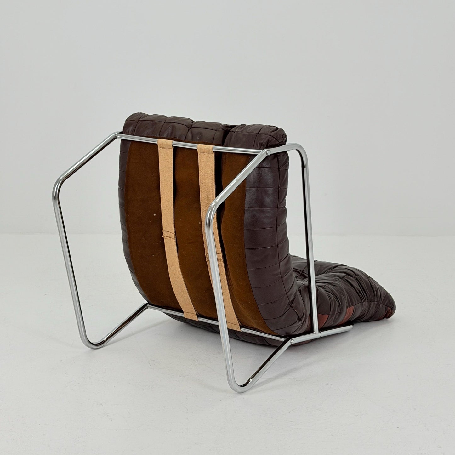 Mid-century sling brown leather lounge chair by Peter Hoyte, 1960s