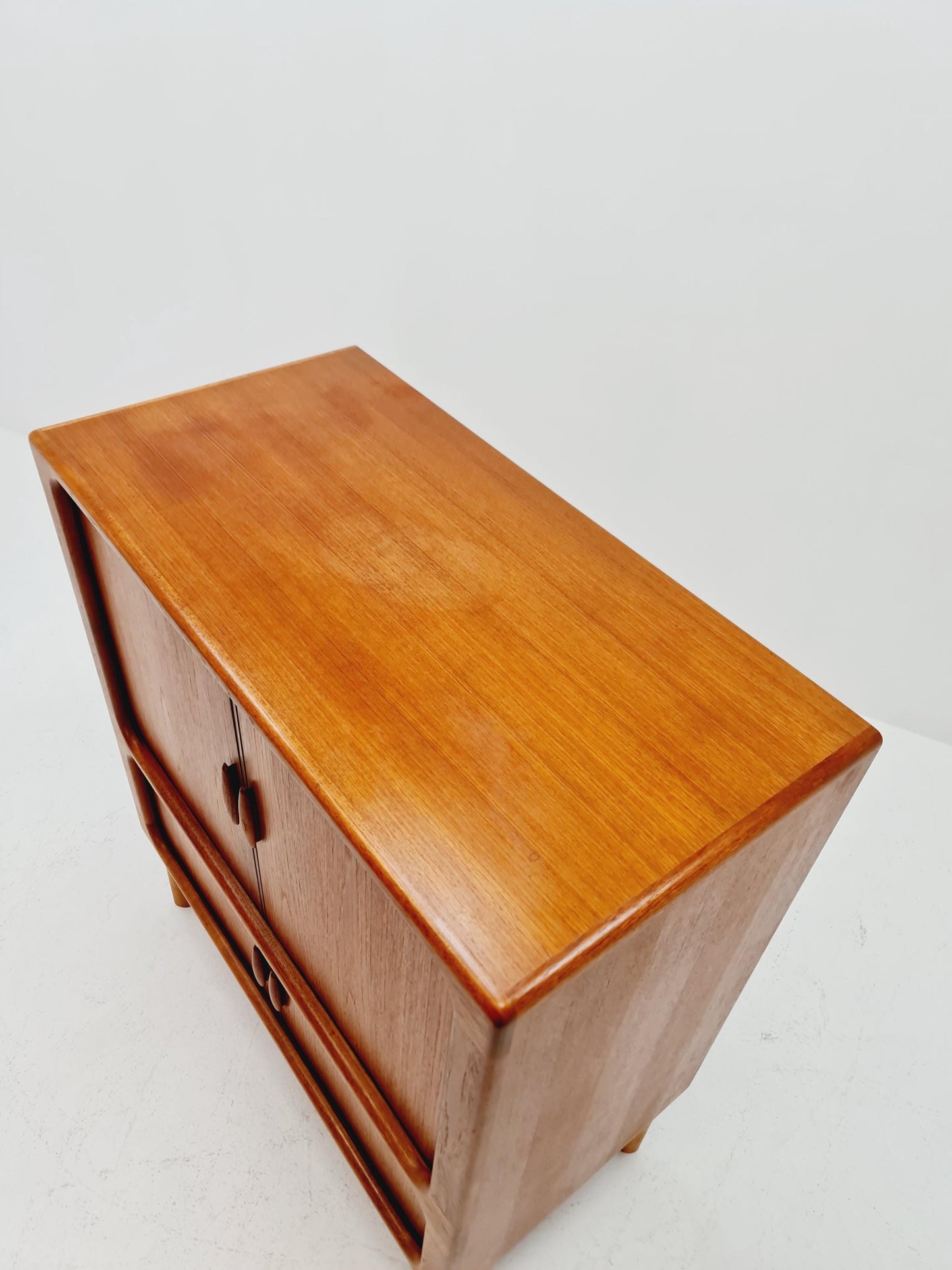 Mid century Solid Danish teak hallway cabinet,TV & Record cabinet By Dyrlund 1960s