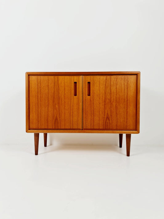 Mid Century Modern Danish Teak sideboard 1960s