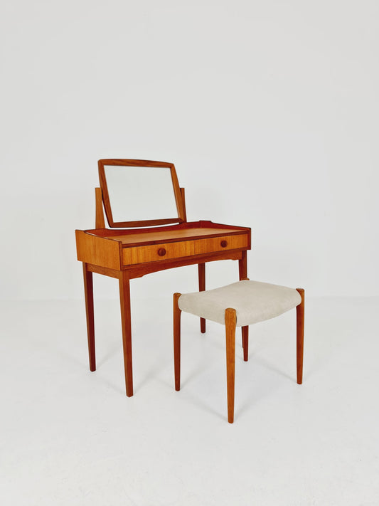 Mid Century Modern Danish Teak vanity table make up table by Fröseke for AB nybrofabriken, 1960s