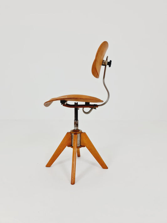 Mid century Swivel Bauhaus chair model by Egon Eiermann for Wilde & Spieth 1950s Germany