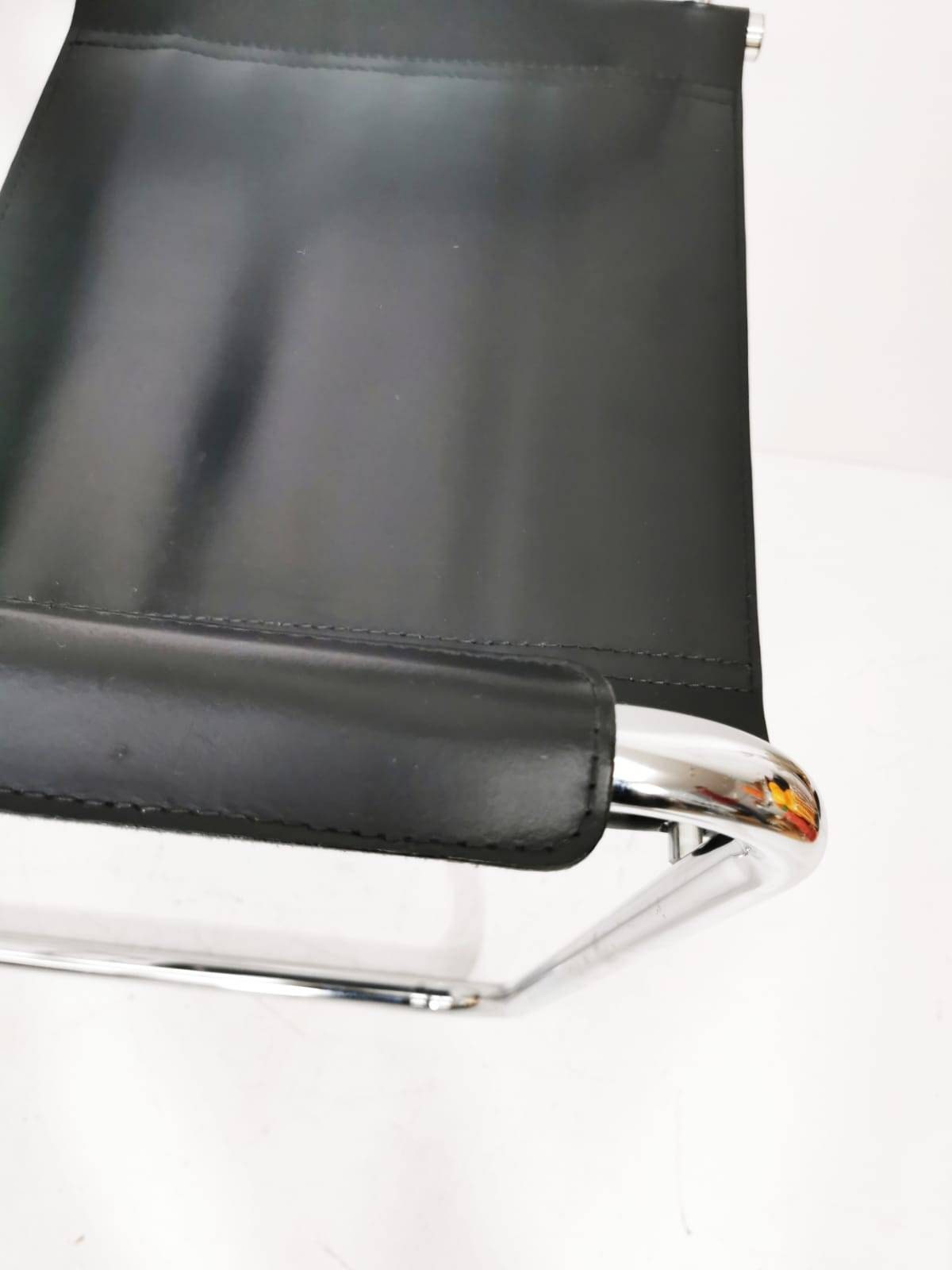 Mid Century iconic Mart Stam S34 armchair / Bauhaus chrome tube steel and leather / 80s vintage cantilever chair s43