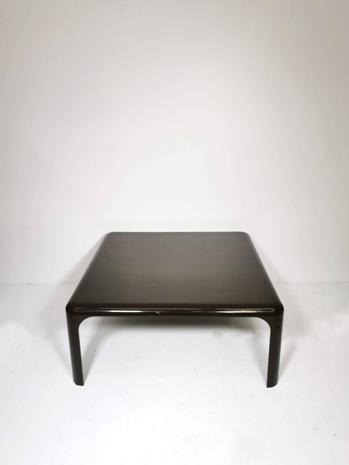 Space age design Elena table by vico magistretti for merta italy 1966