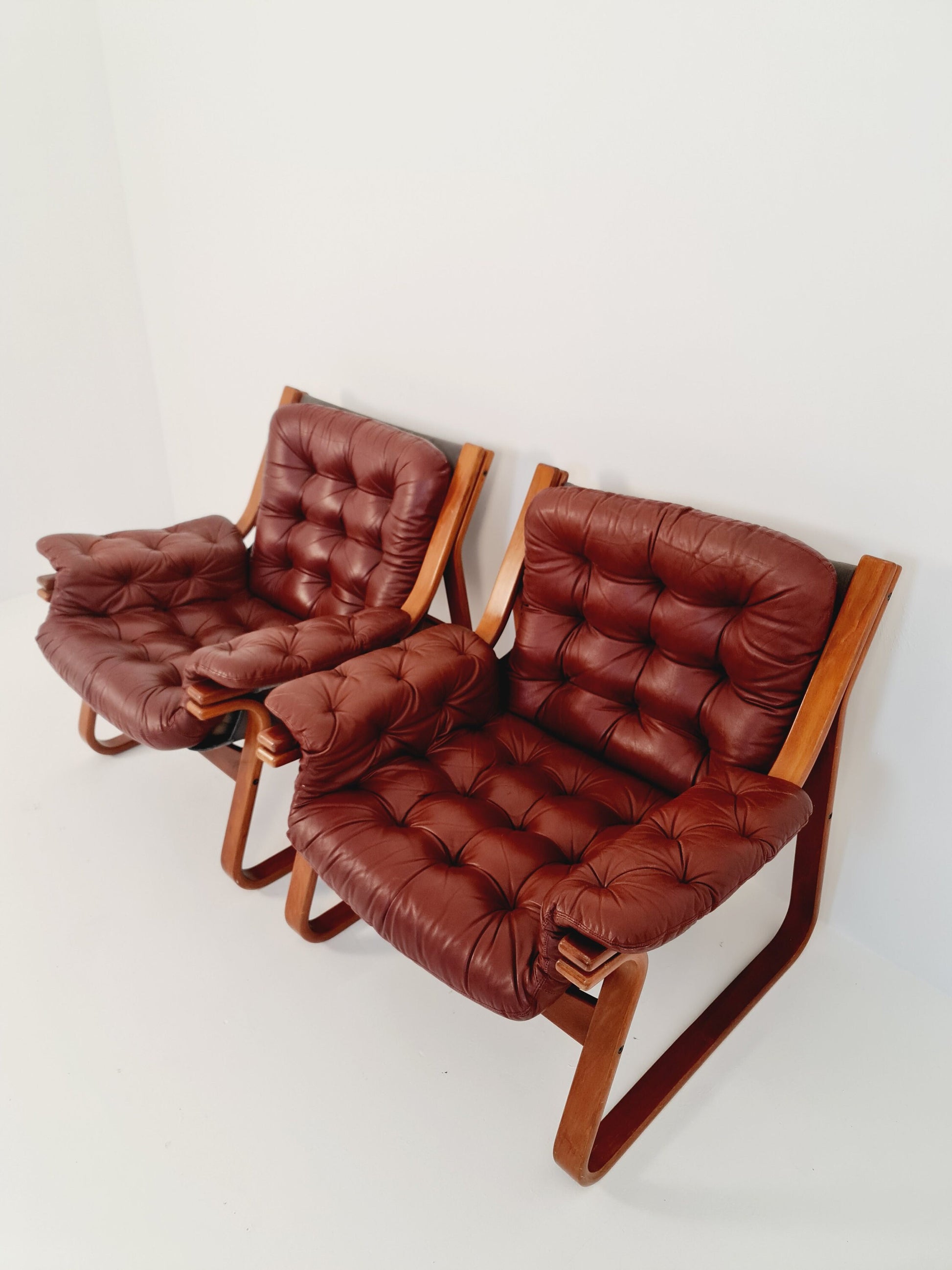 Leather Scandinavian Swedish easy chair, arm chair 1970’s, by Carl-Henrik Spark for Ulferts Sweden, set of 2
