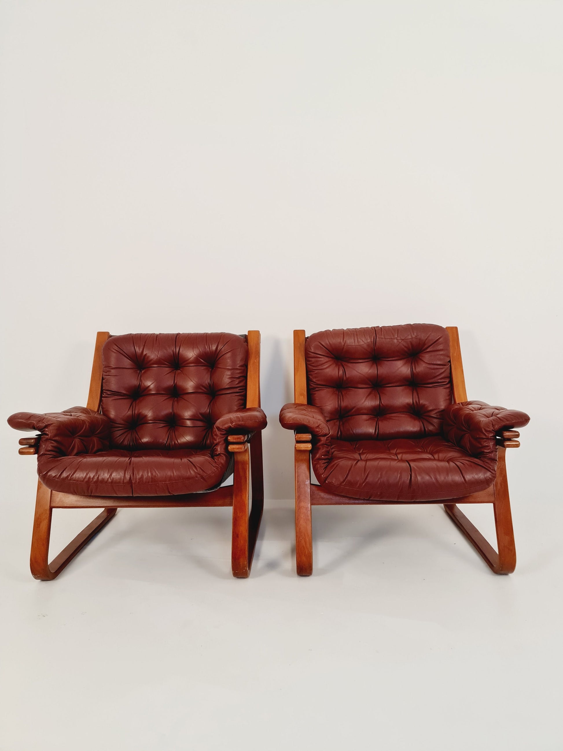 Leather Scandinavian Swedish easy chair, arm chair 1970’s, by Carl-Henrik Spark for Ulferts Sweden, set of 2