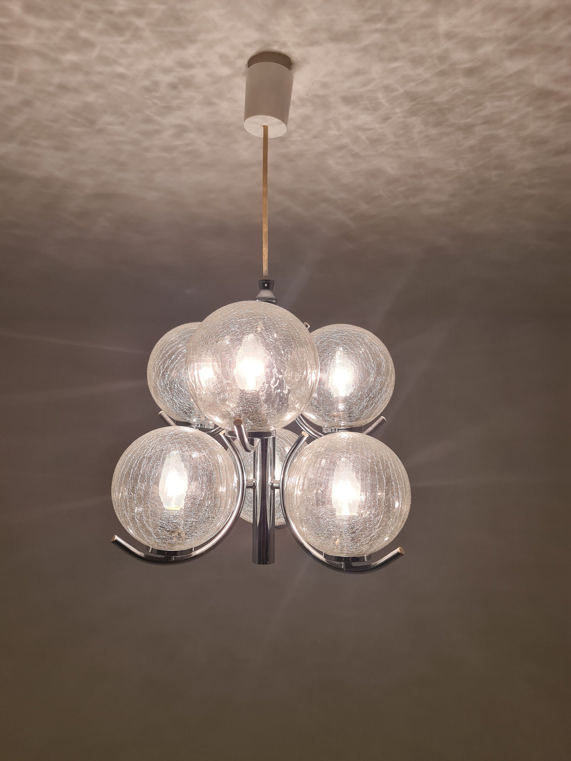 Space Age Ceiling lamp/ Pendant lamp by Richard Essig Sputnik Atom, chrome and glass, 1970s
