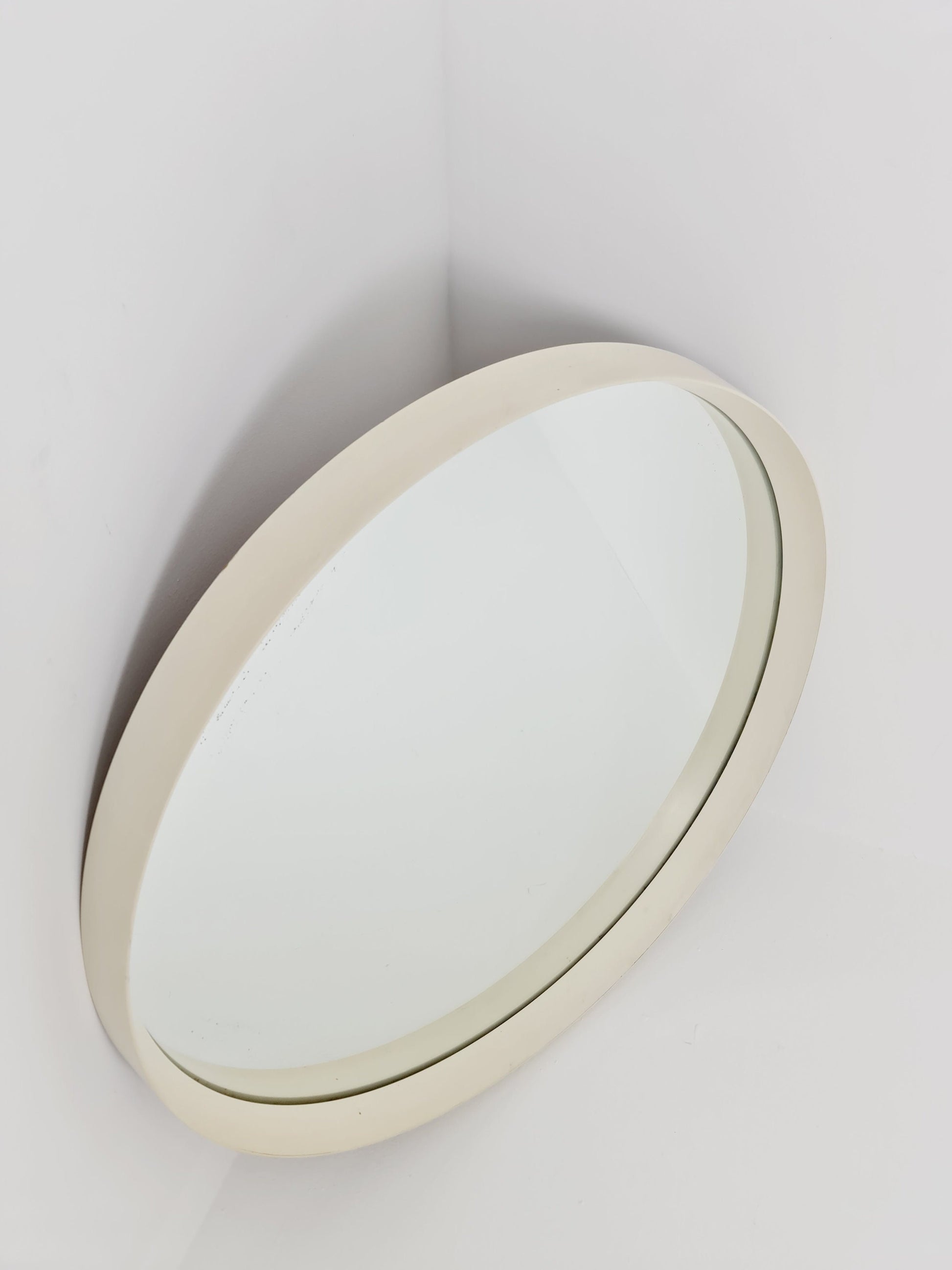 Round space age retro plastic white mirror By Schönbuch, 1970s