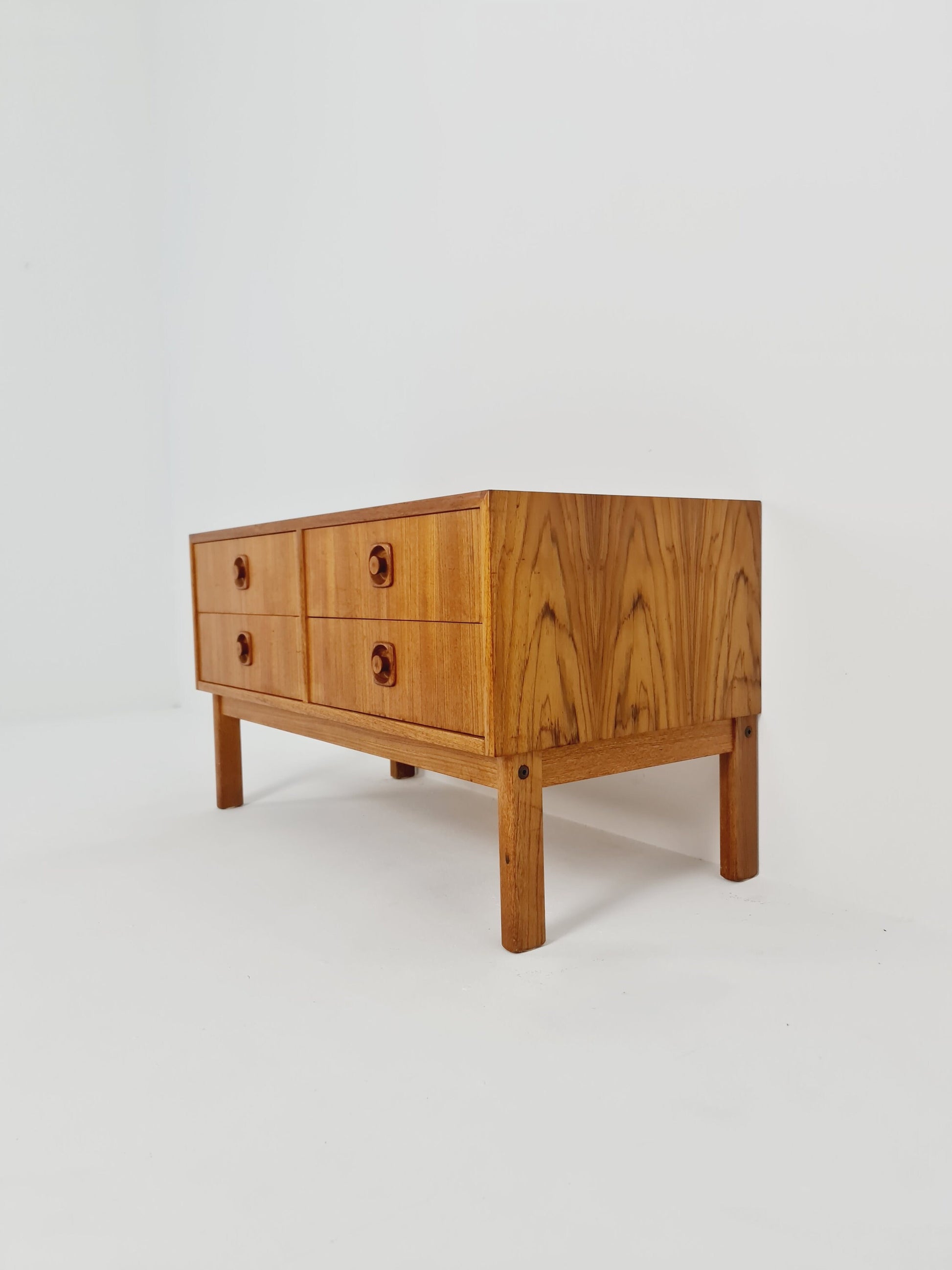 Midcentury danish design sidebord, chest of drawers, 1960s