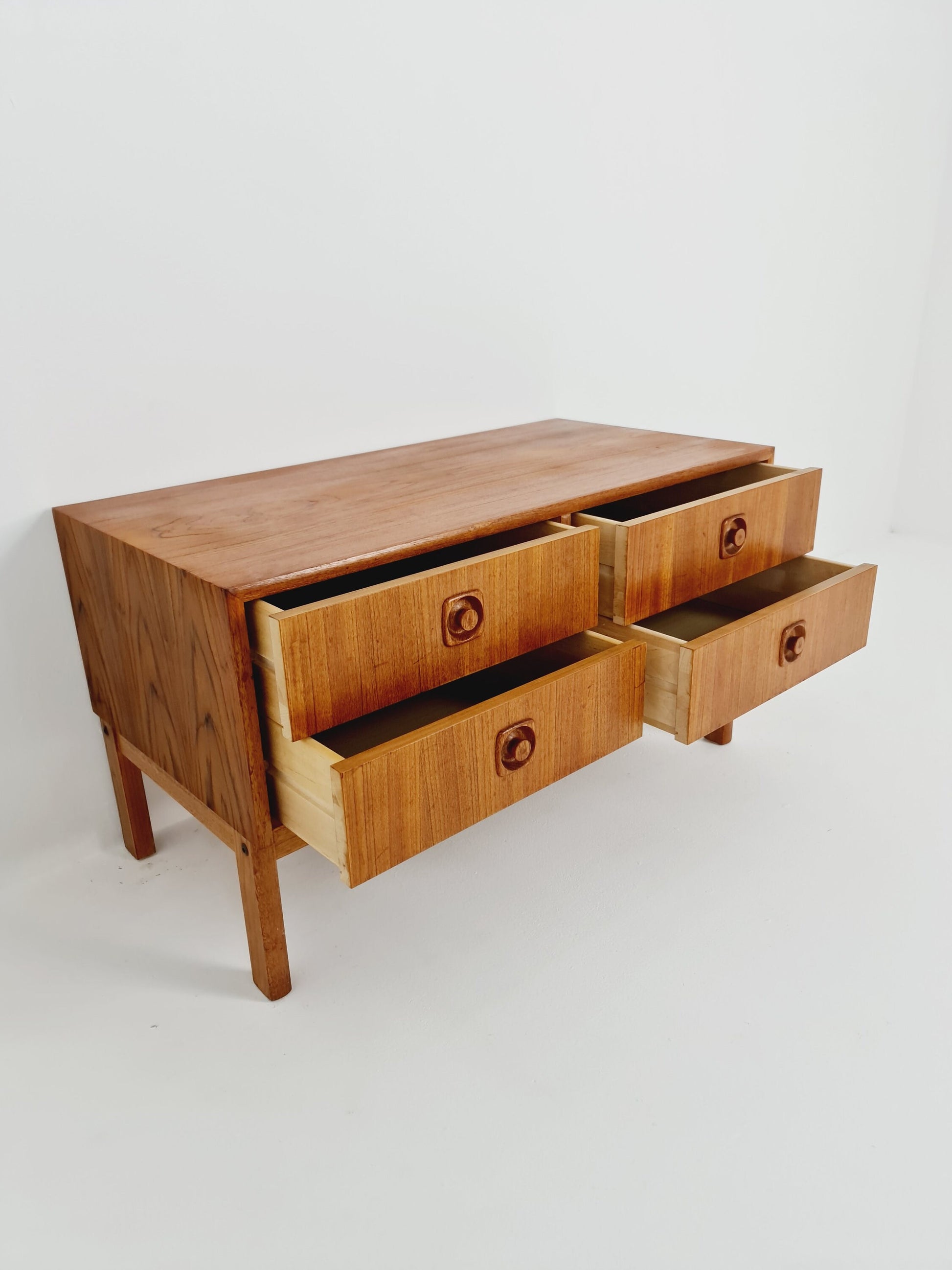 Midcentury danish design sidebord, chest of drawers, 1960s