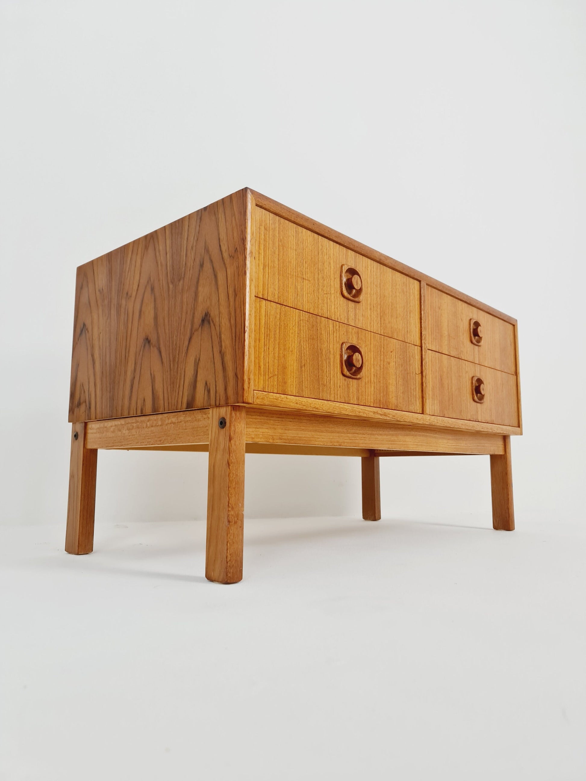 Midcentury danish design sidebord, chest of drawers, 1960s