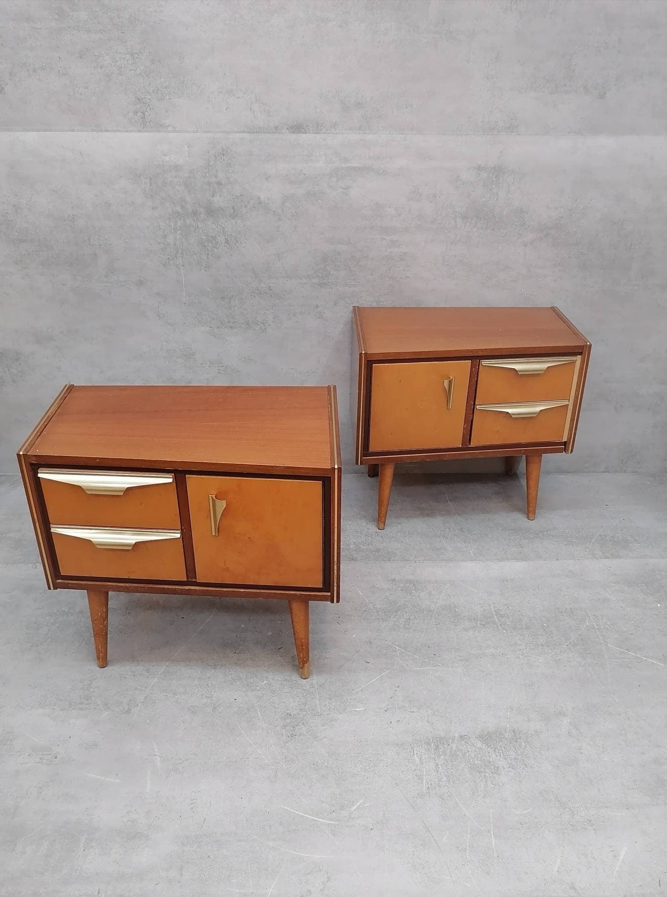 A set of Mid-Century Modern vintage maple wood bedside tables or small chests of drawers designed and manufactured in Italy, Rome, 1960s