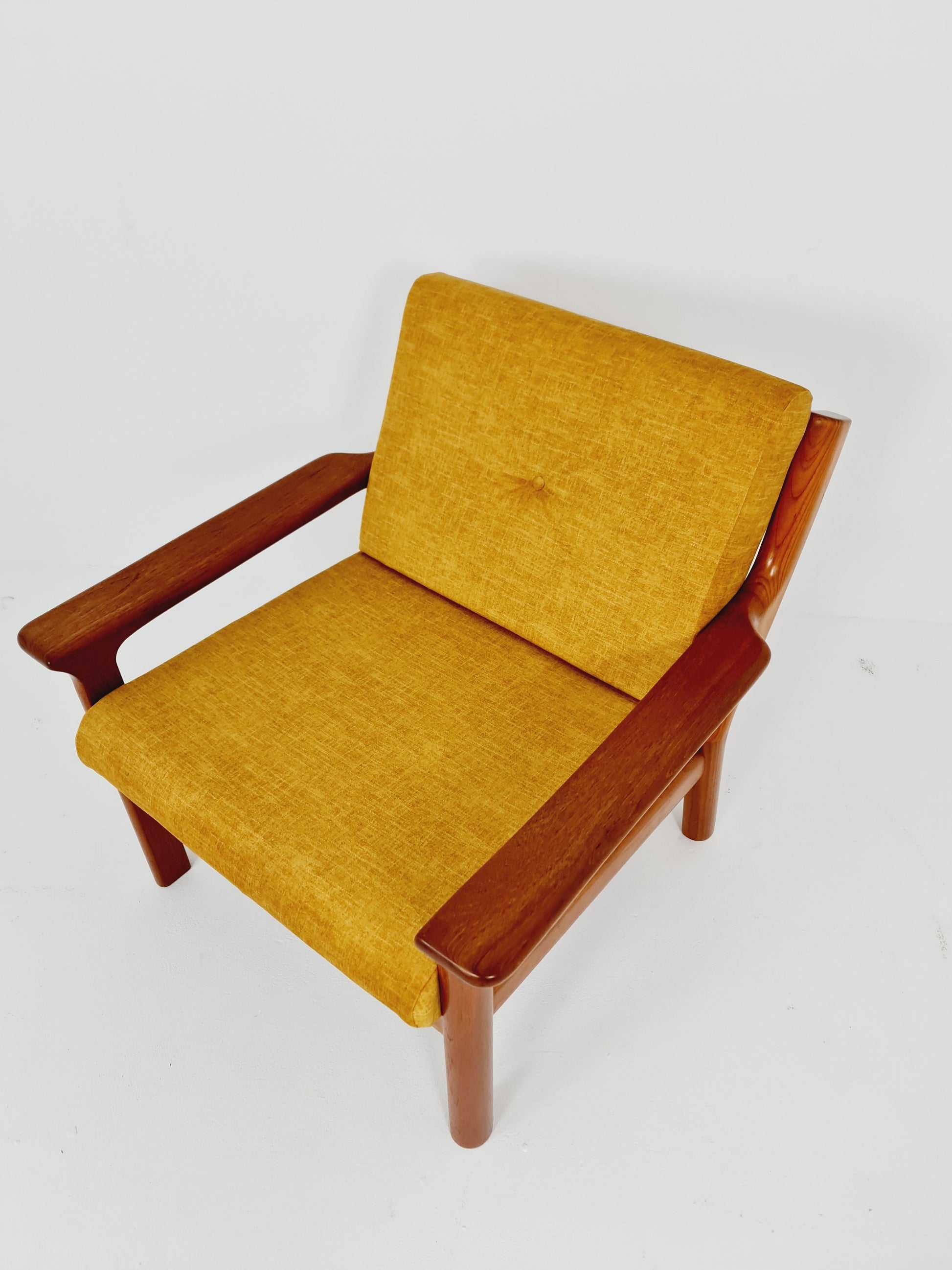 Mid Century teak lounge chair/ Easy chair by Juul Kristensen for Glostrup, 1960s