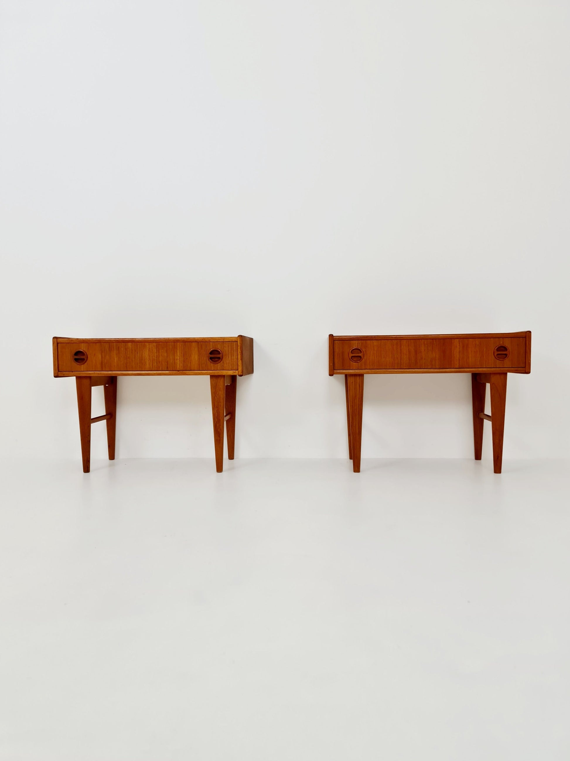 Pair Midcentury Carlström & Co Teak Vintage Side table/ Bedside table/ Night stand straight from the sixties