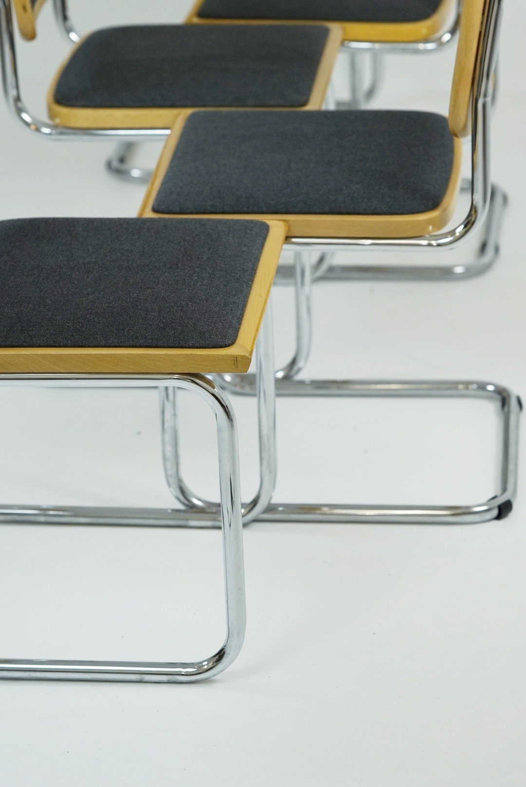 set of 5 Marcel Breuer B32 upholstered Cesca chair, bauhaus design by Bene