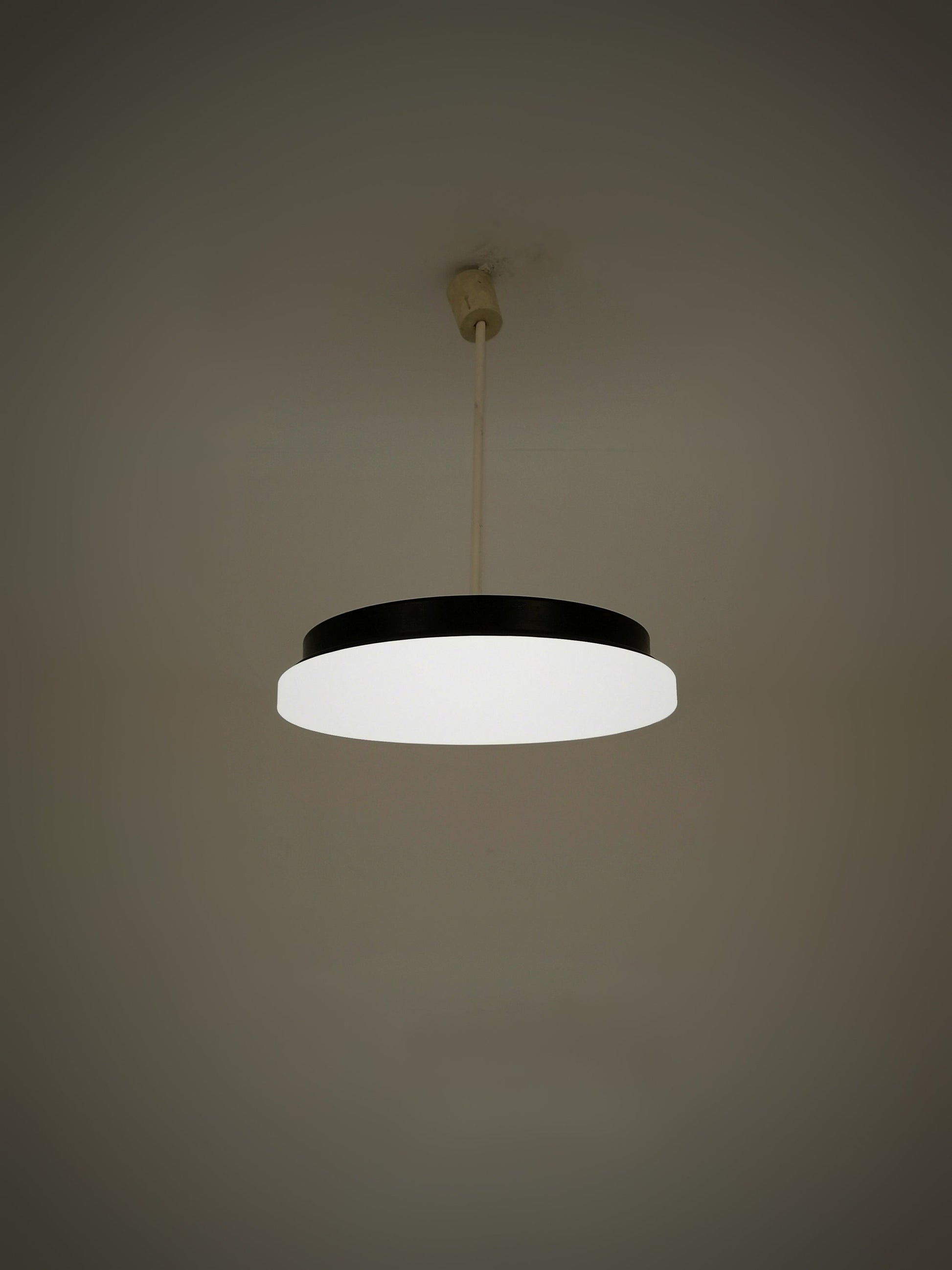Ufo spaceage black and white Pendant lamp 1980s Italy
