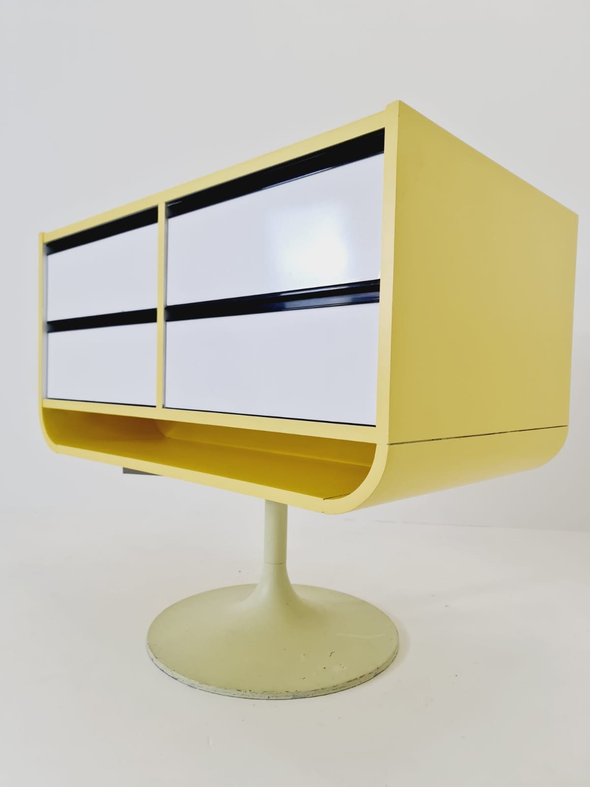 Space Age mid century Tulip show case drawers with glass front 1970s