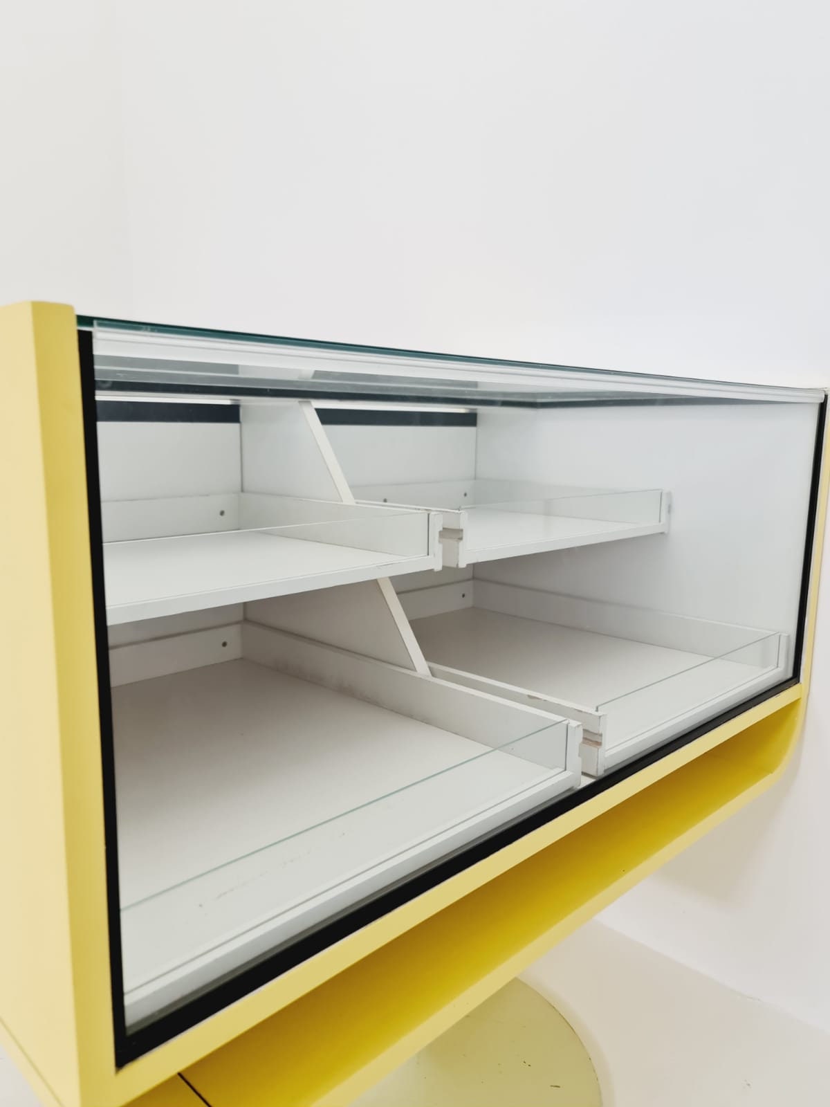 Space Age mid century Tulip show case drawers with glass front 1970s