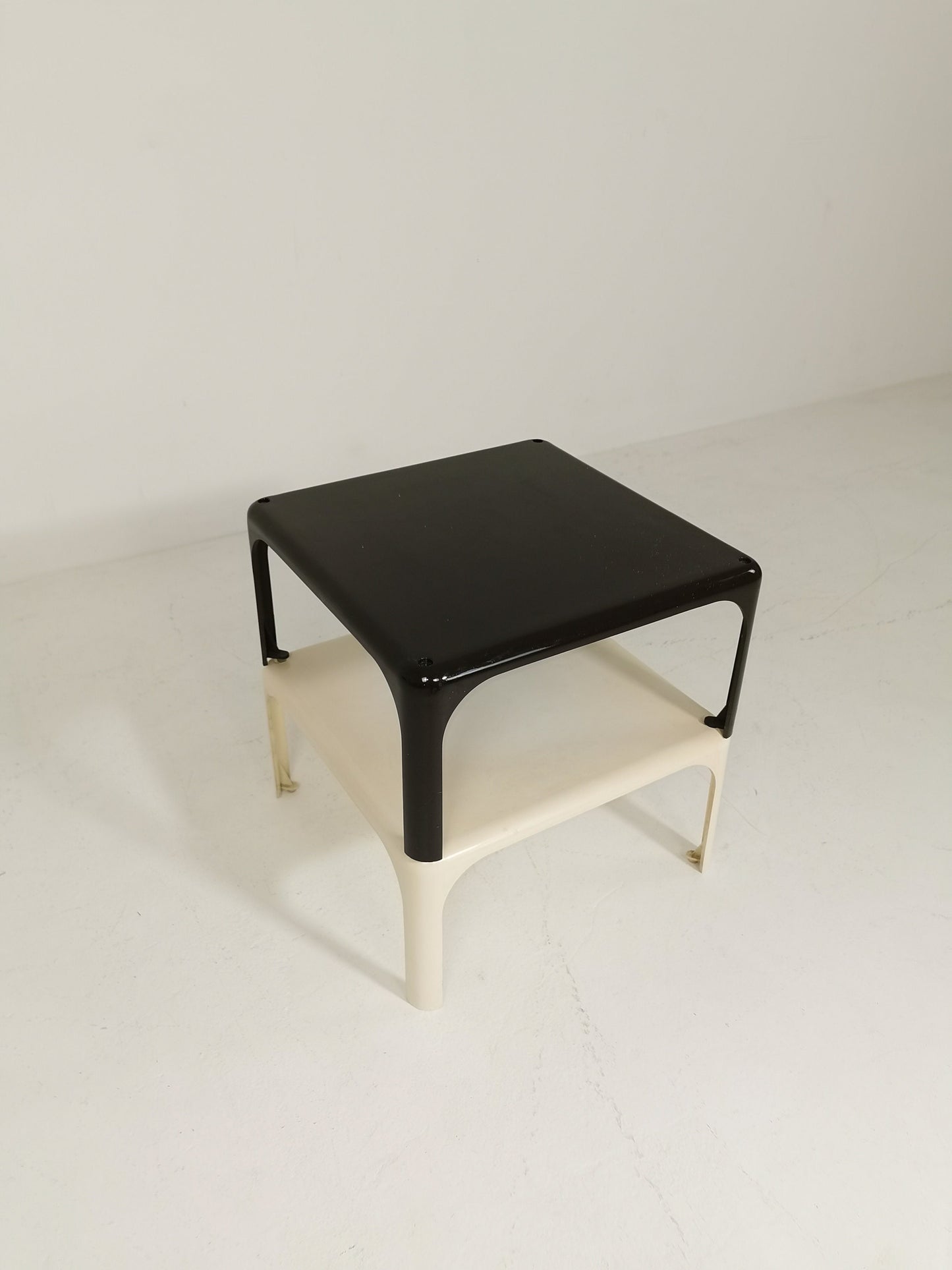 Space age design Elena table by vico magistretti for merta italy 1966