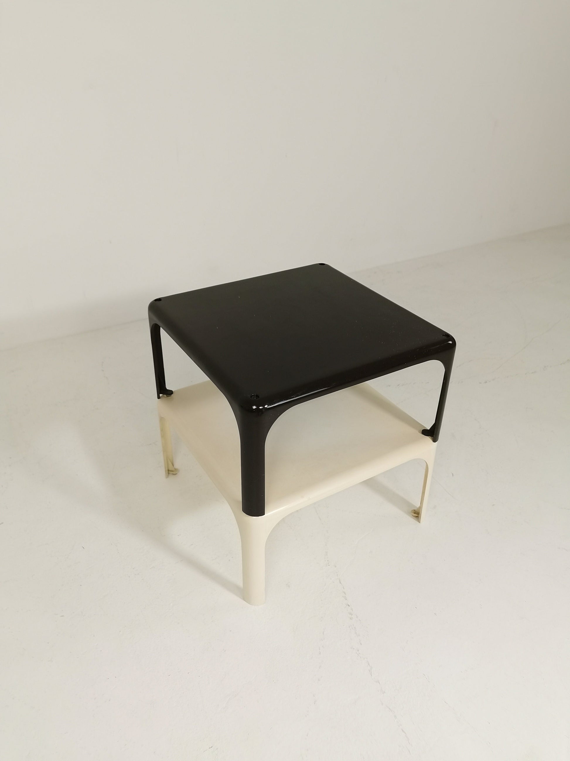 Space age design Elena table by vico magistretti for merta italy 1966