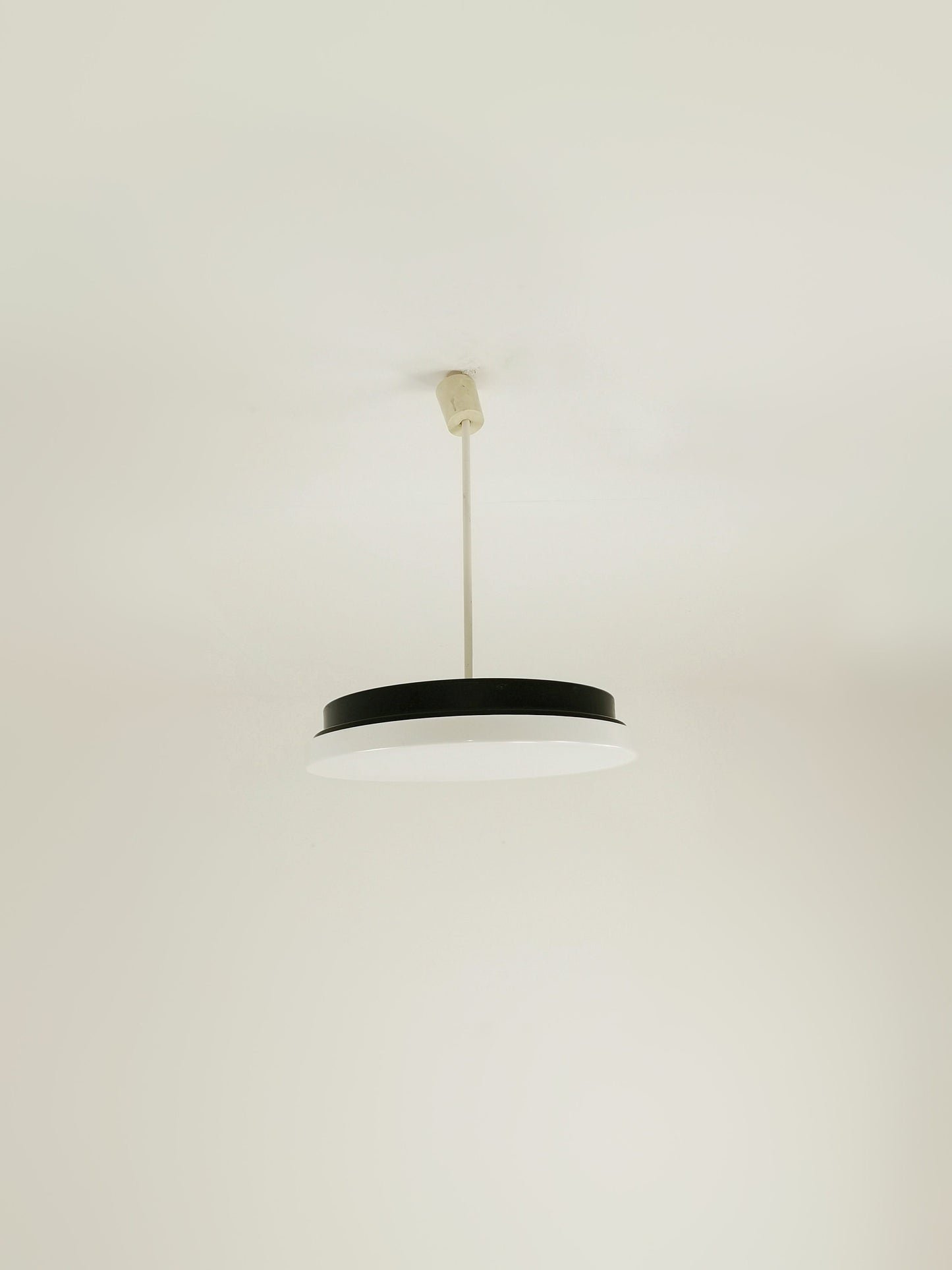 Ufo spaceage black and white Pendant lamp 1980s Italy